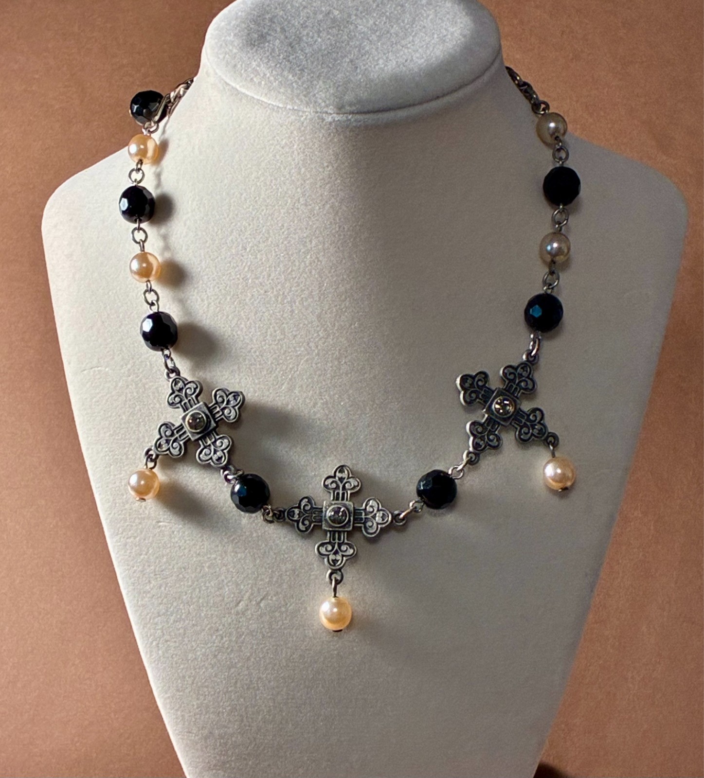 Ben Amun Choker – 3 Crosses Gothic Punk Art Deco-Silver-Tone-Faux Pearls -Beads