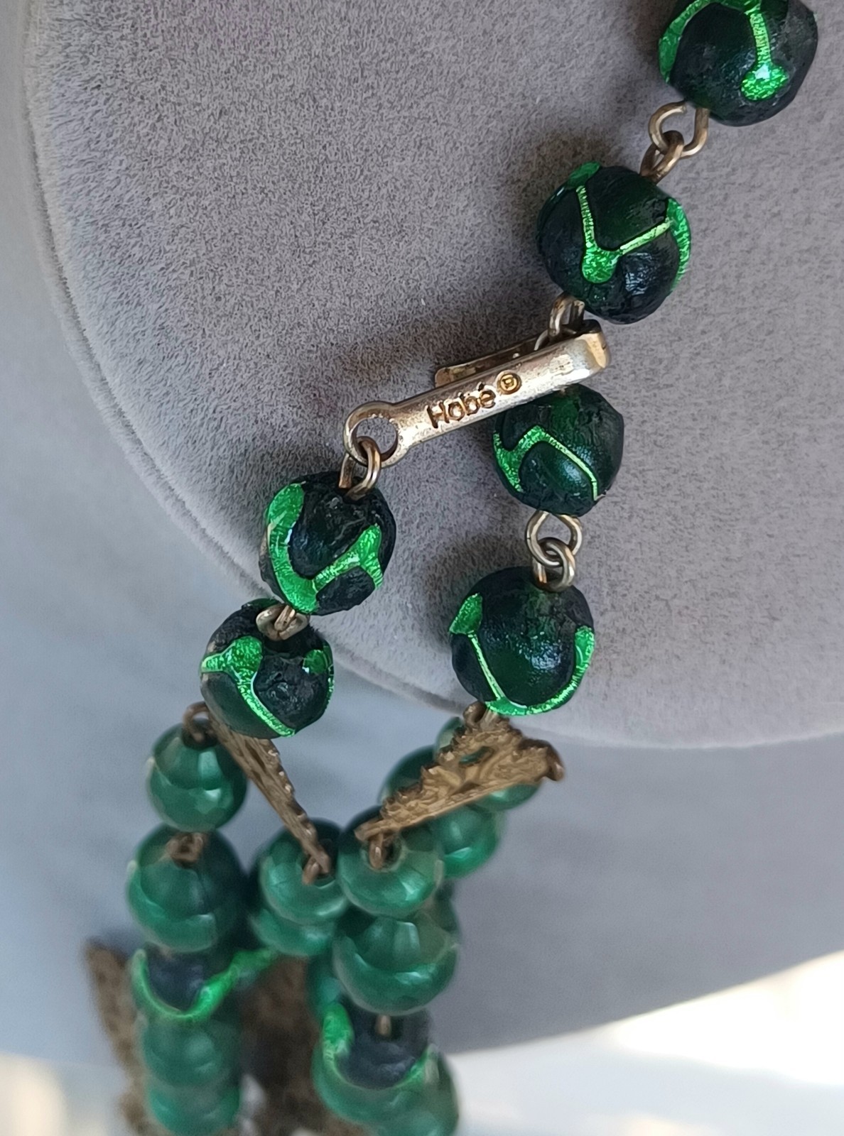 Vintage Hobe Green Glass Foil Bead Brass Swag Bib Necklace