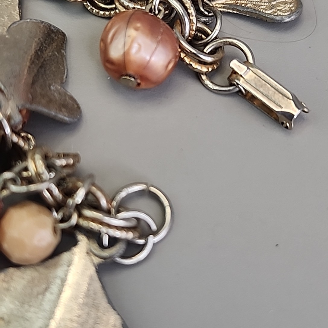 Vintage Charm Bracelet Fall Autumn Brown Bead Gold Tone Leaf Dangles 6.25″