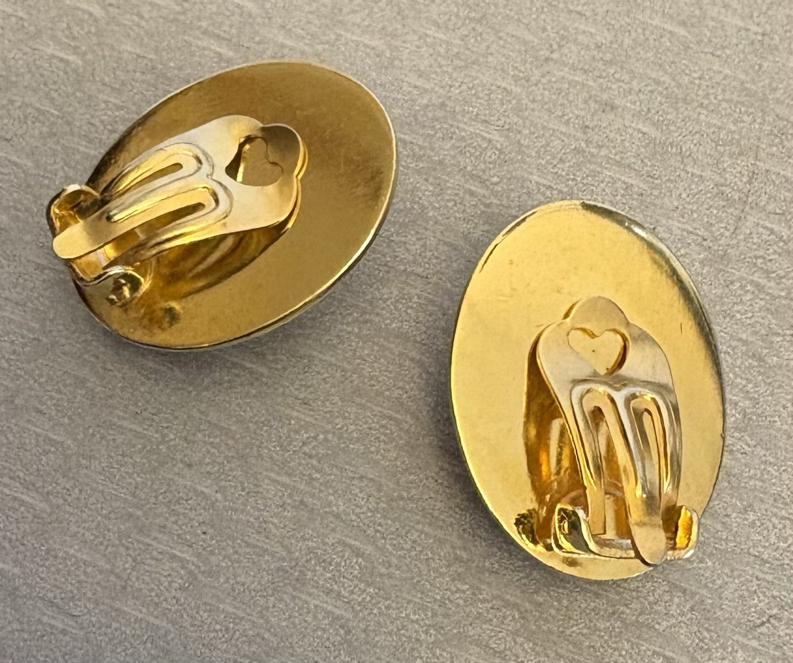 Vintage Cameo Clip On Earrings Hand Carved Shell Goldplated Left/Right Sisters