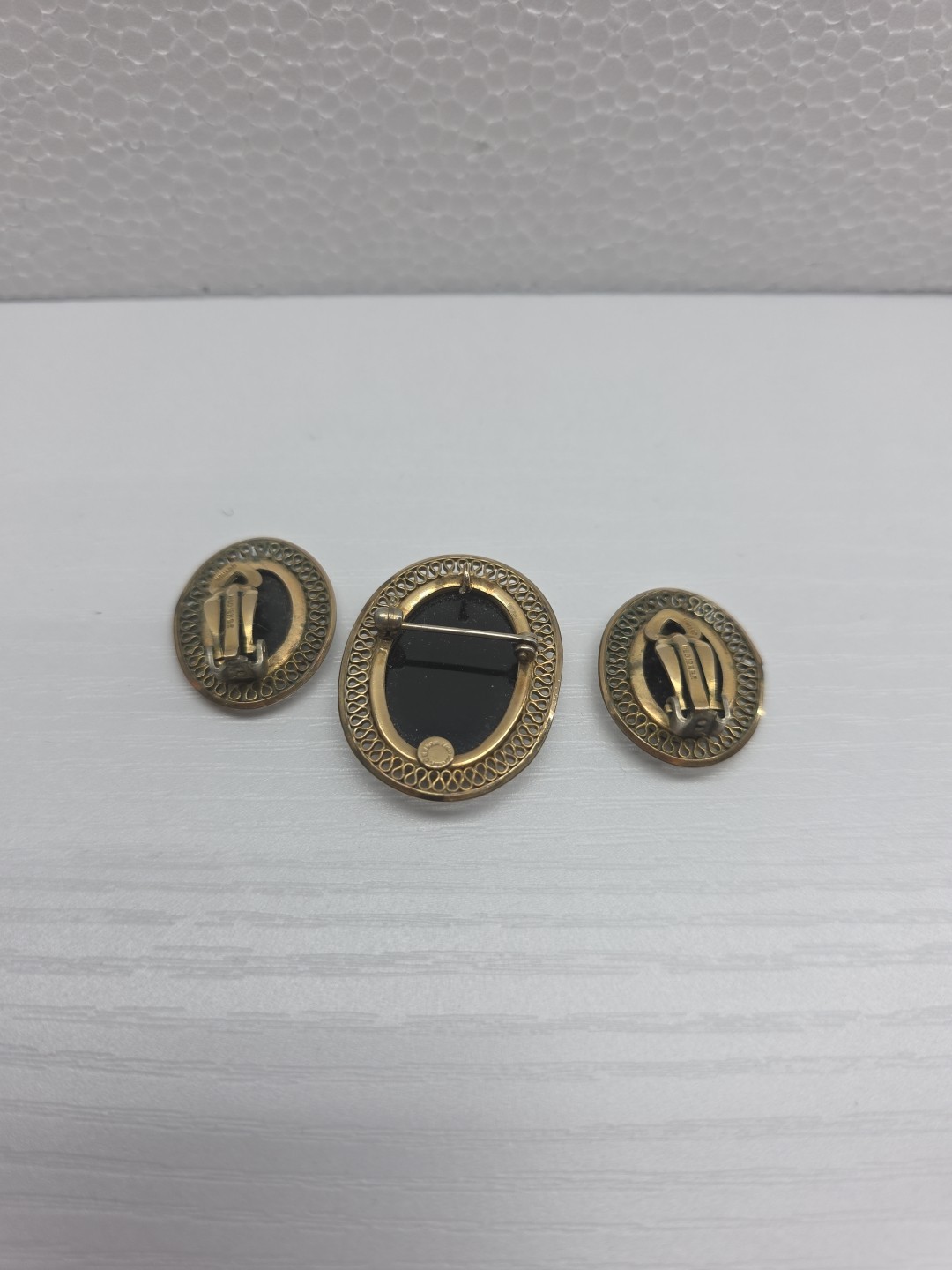 Vintage Winard 1/20 12k GF Black Onyx Clip On Earrings And Brooch Set