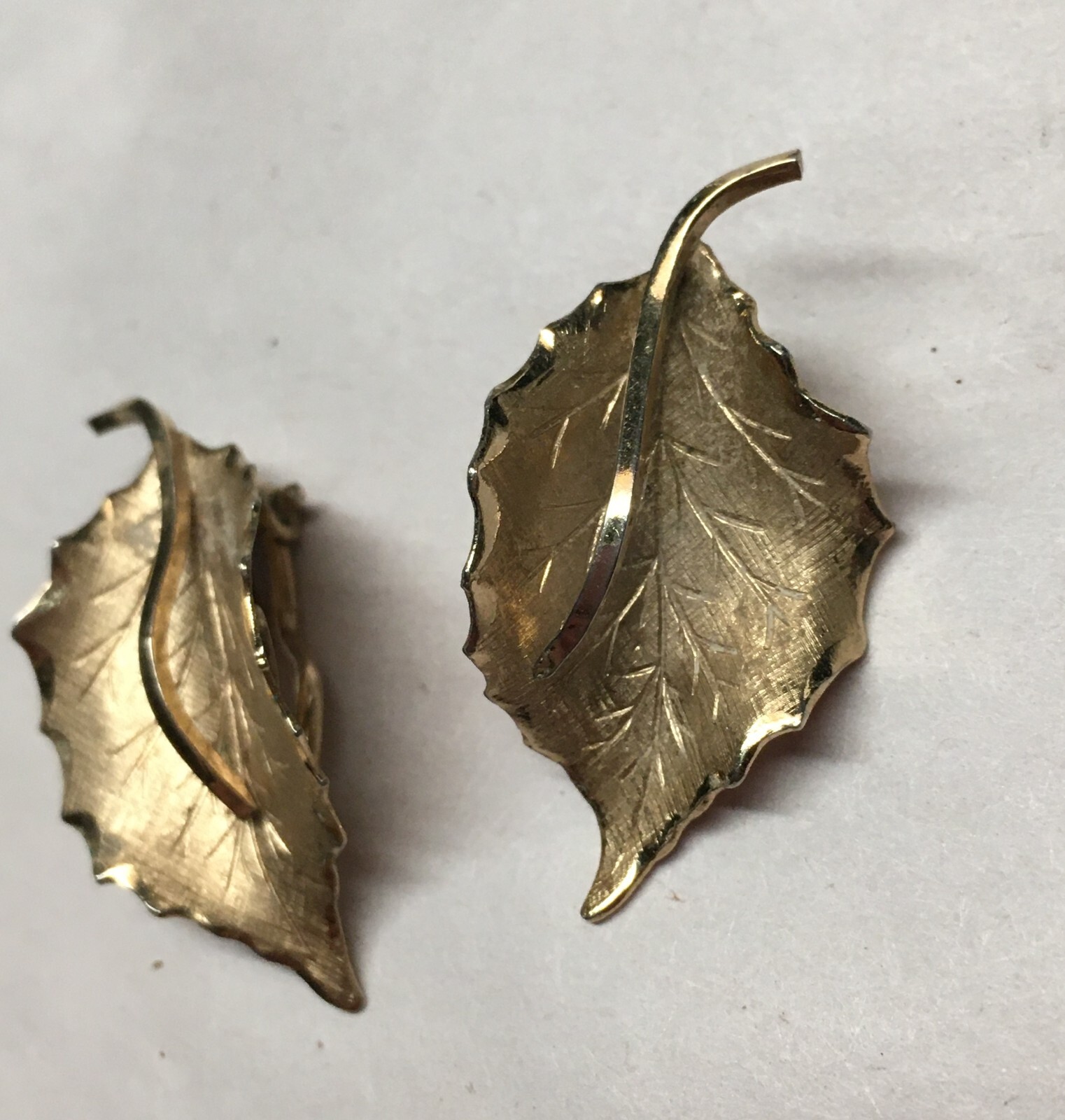 Vintage Signed Wells 1/20 12k Gold Filled Leaf Earrings Clip on 1-1/4”