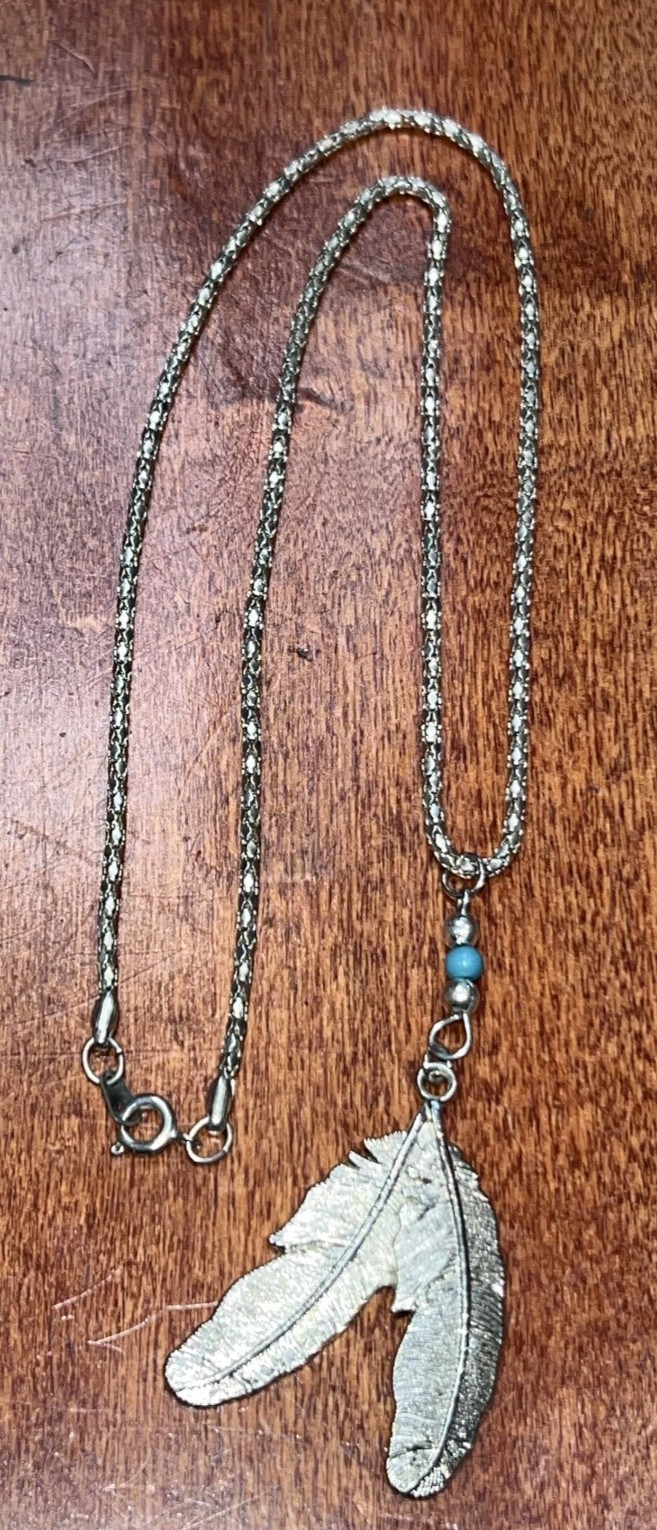 Vtg Southwest Native American Inspired Silver Tone Feather Pendant 18″ Necklace
