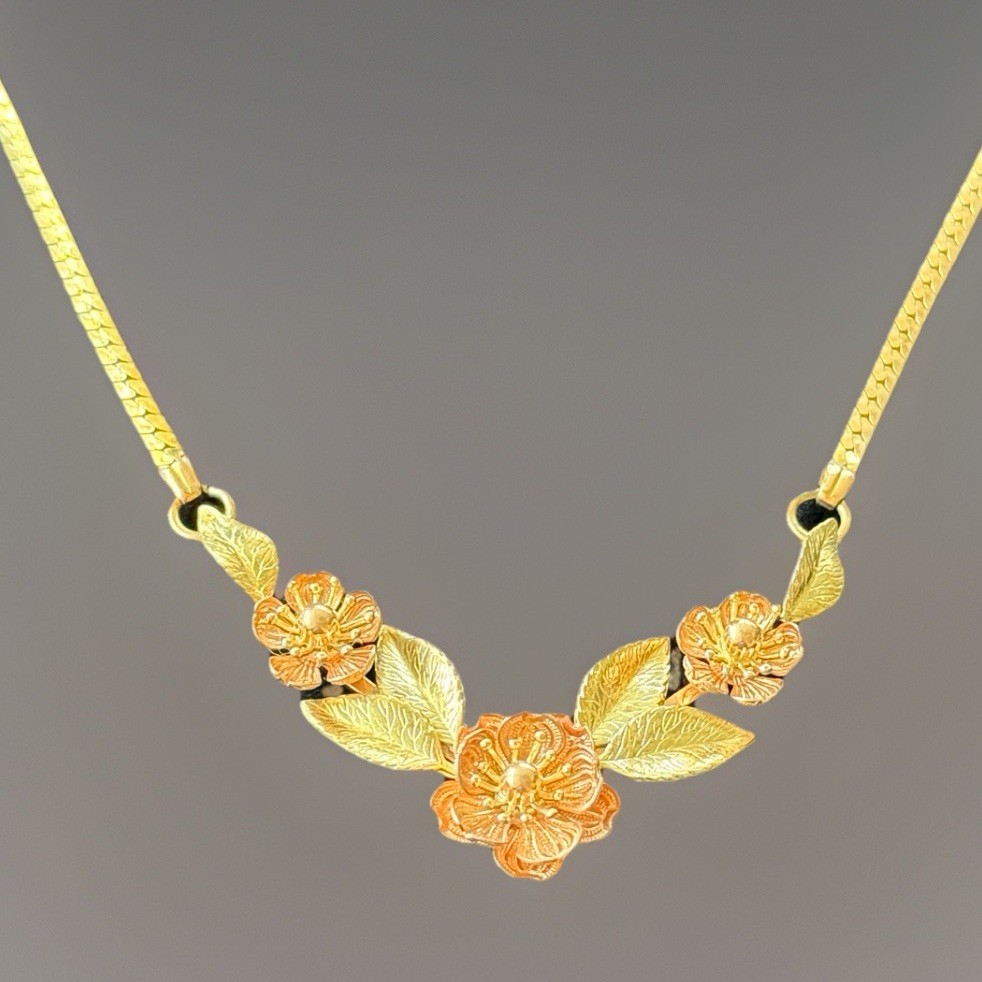 Krementz 1/20 12K GF 2 tone necklace Flower necklace Approx 16” V Necklace