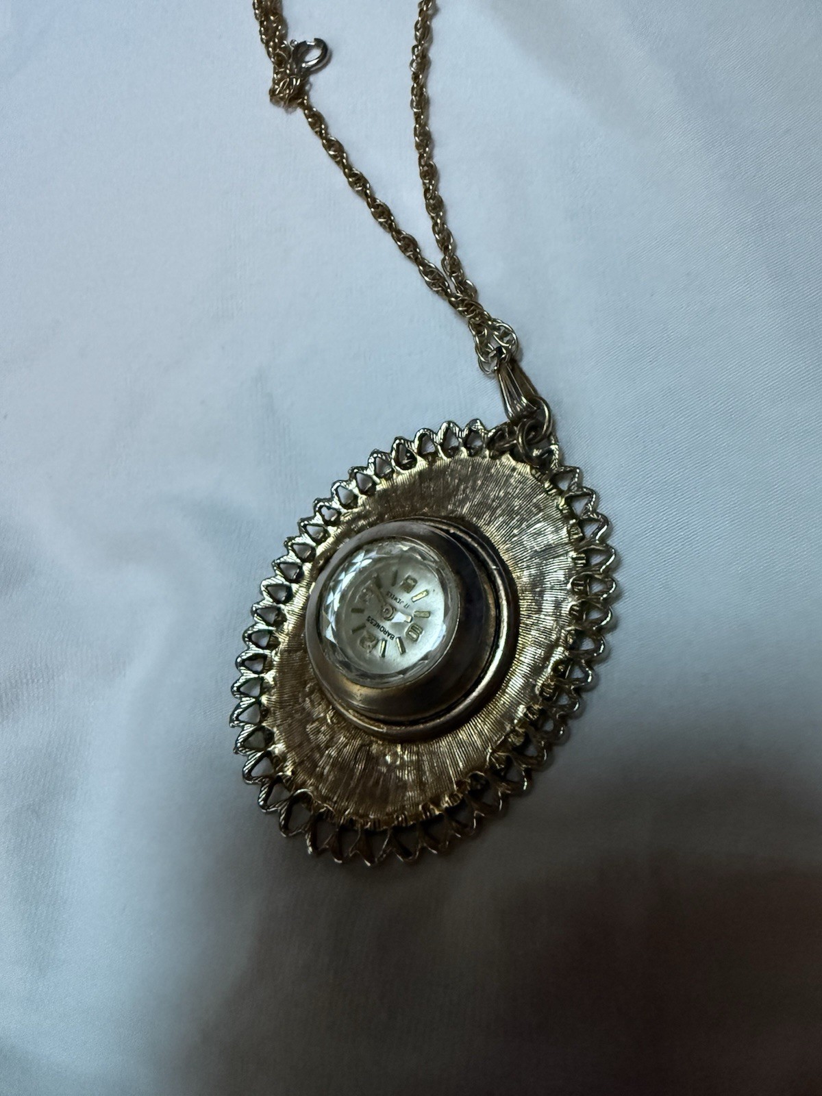 Vintage Portrait Pendant Necklace with Baroness 17J Hidden Watch Gold Filled