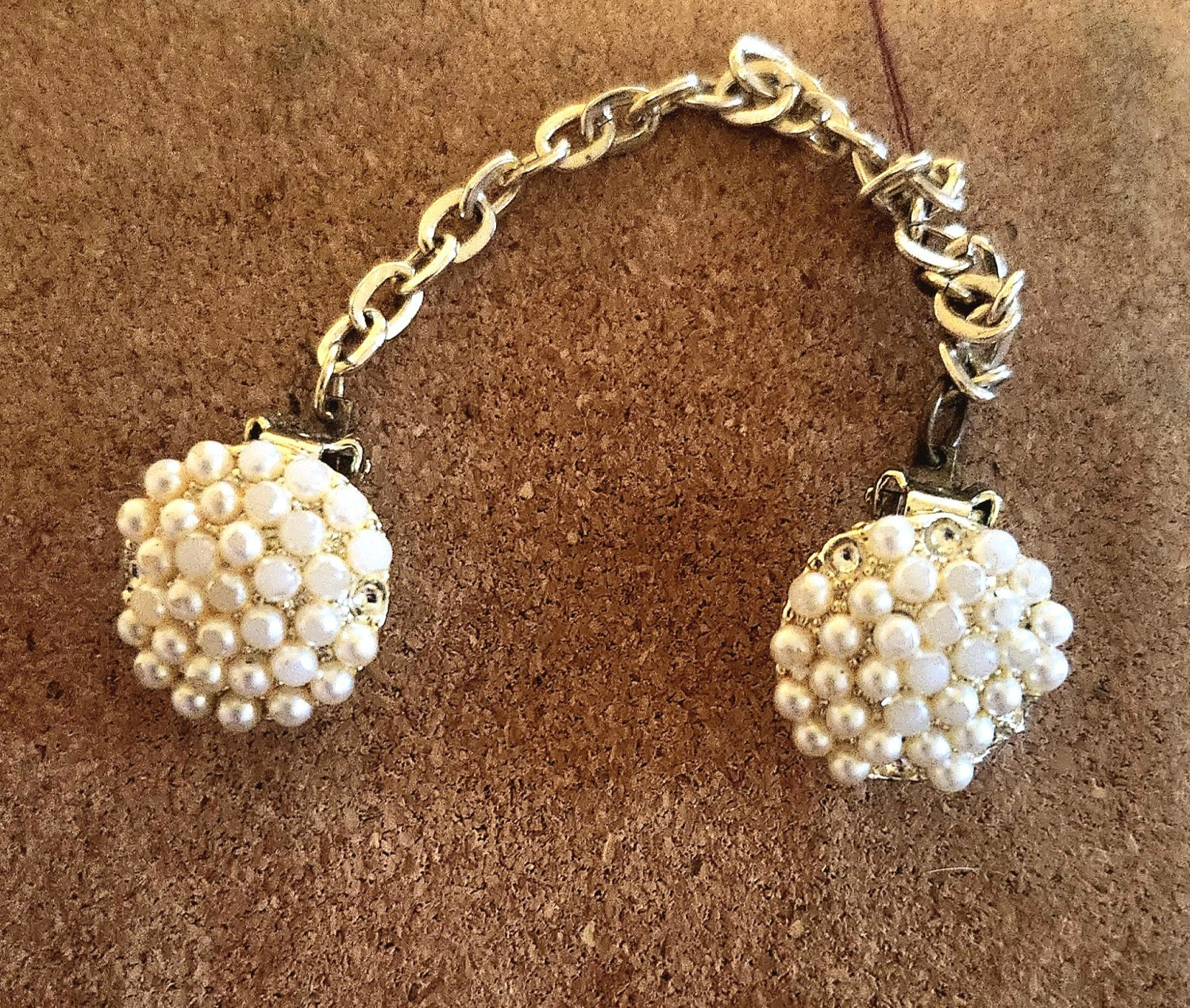Vintage Gold Tone Double Dress/Scarf Clip w/ Chain & White Imitation Pearls