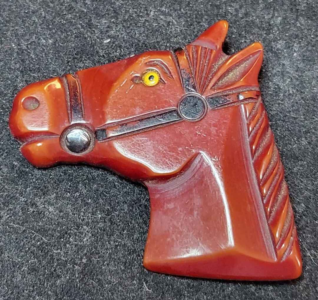 Vintage Carved Bakelite Redish Brown Yellow Eye Horse Head Brooch Pin