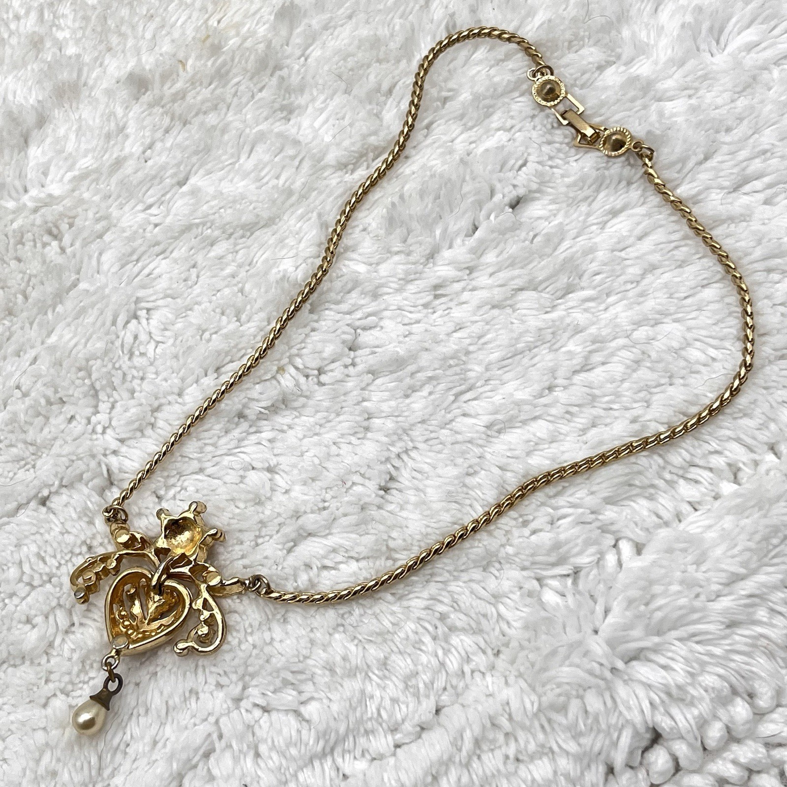 Vintage Puffy Heart Flower Necklace Orange Rhinestones Gold Tone Chain 15″