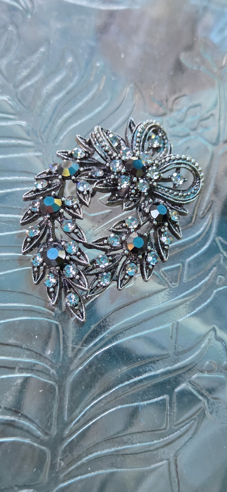 Vintage Juliana DeLizza Elster Wreath Brooch Smoky Gray Clear Rhinestone Pin DE