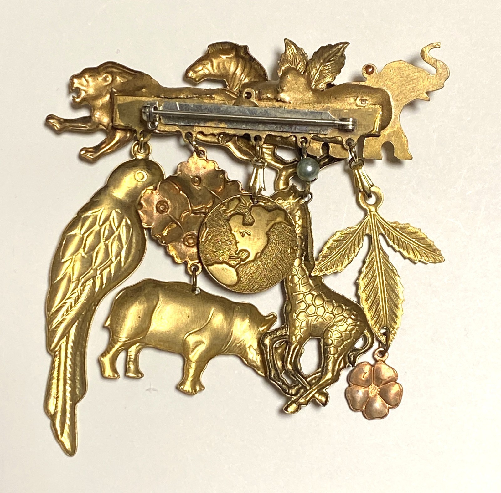 Vintage Lovely Safari Animal Dangling Brooch