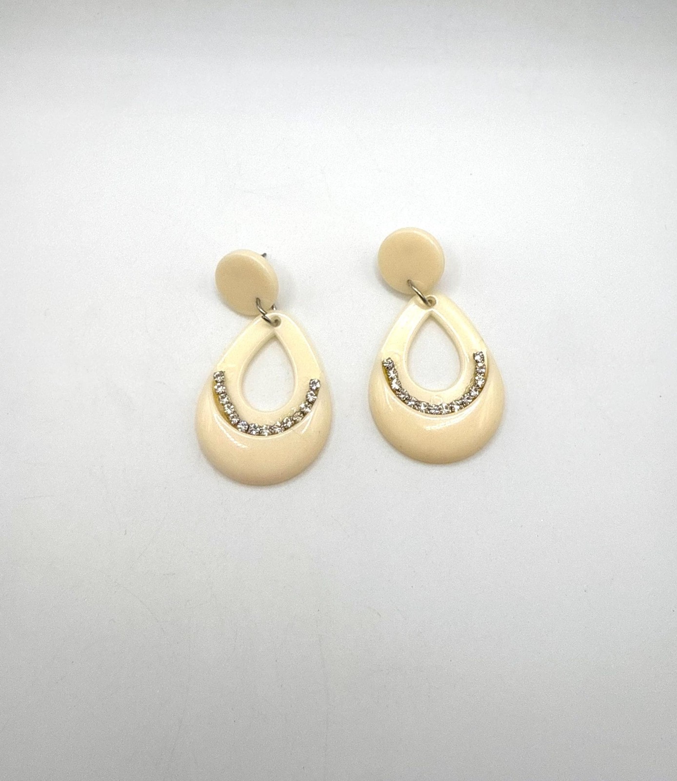 Vintage cream off white lucite drop dangle earrings with rhinestones pierced