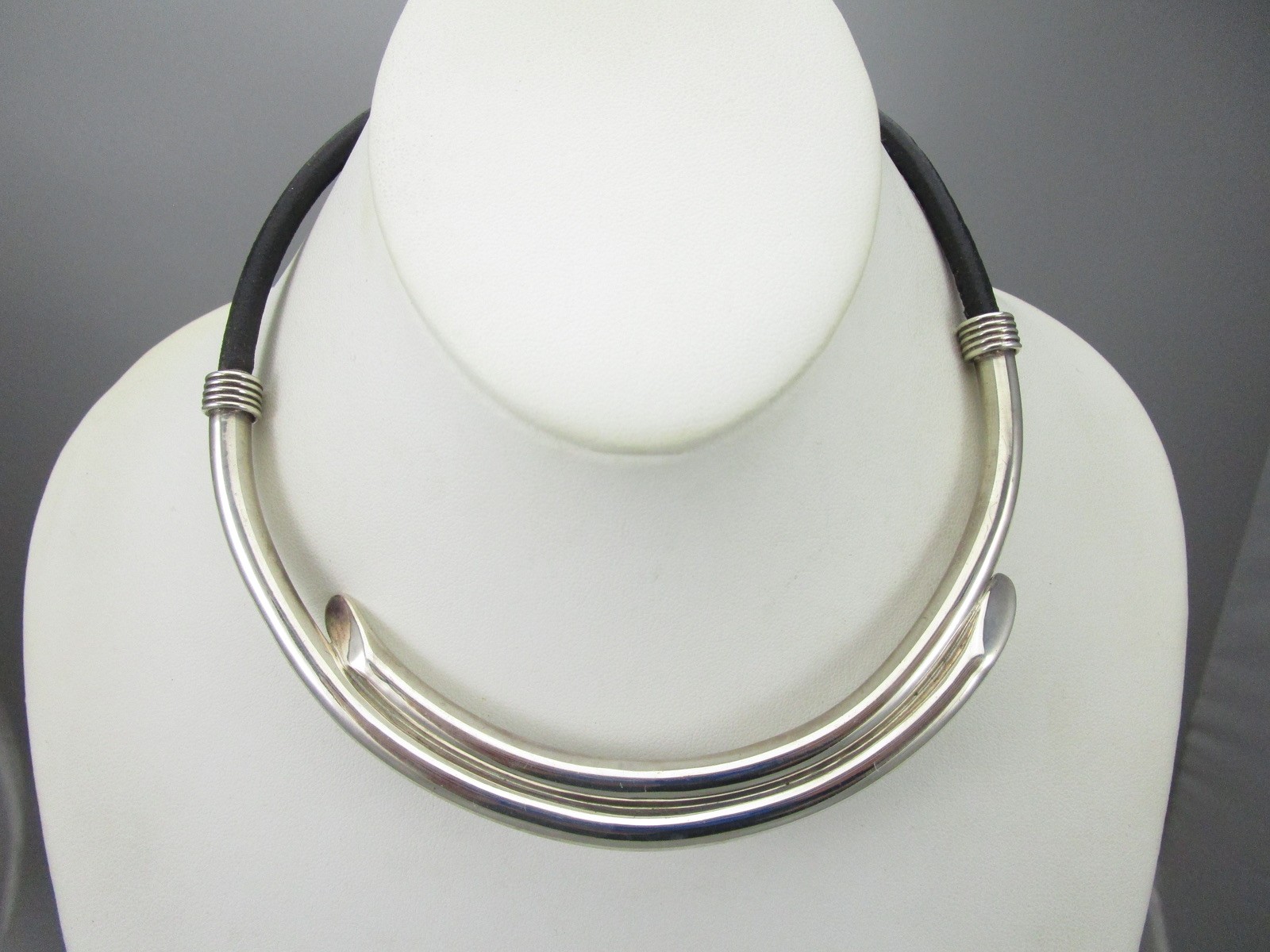UNUSUAL PEPE CERROBLANCO MEXICAN STERLING SILVER LEATHER CHOKER NECKLACE 44G