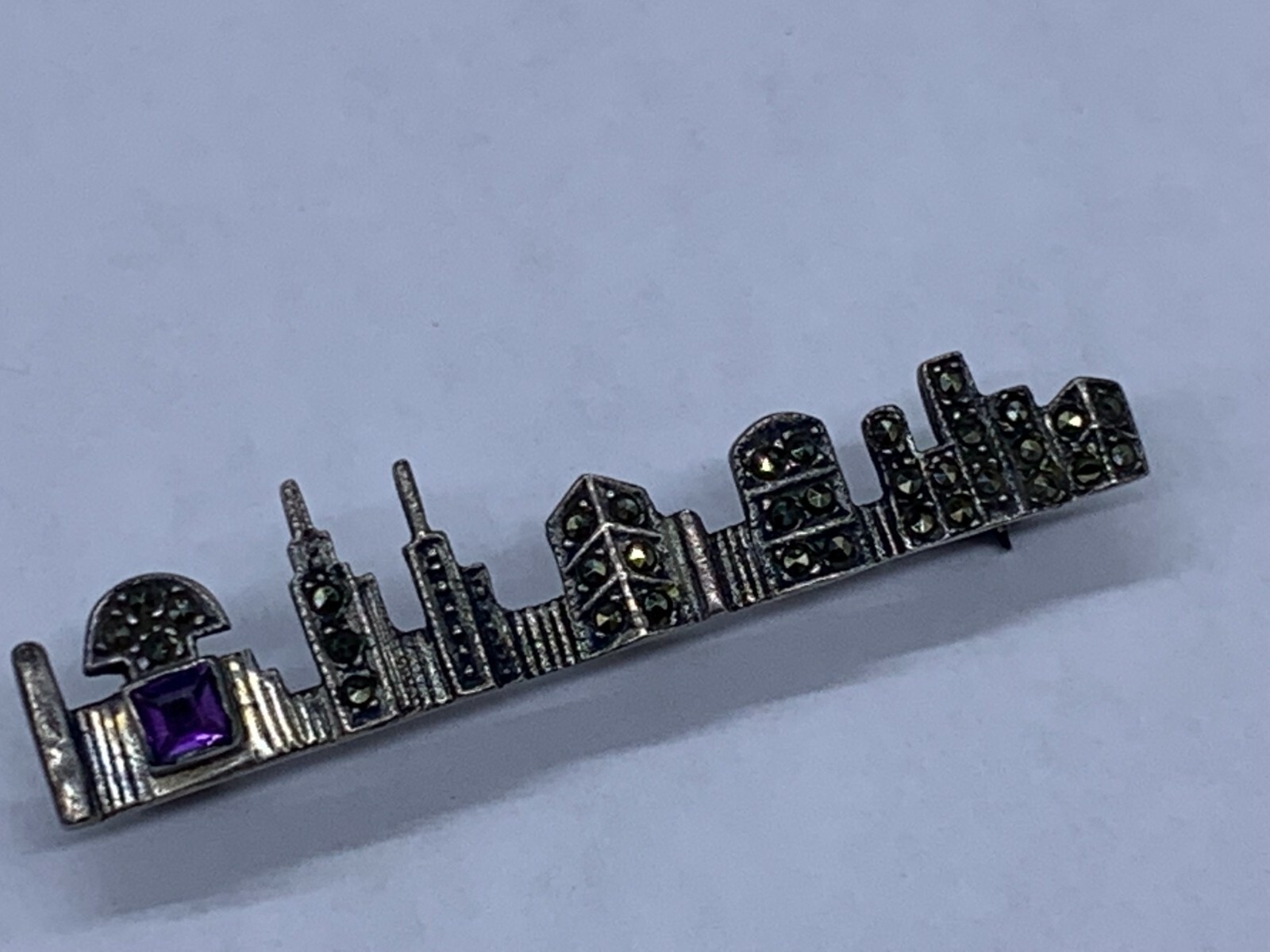 VINTAGE STERLING SILVER MARCASITE AMETHYST BROOCH NEW-YORK CITY BUILDINGS