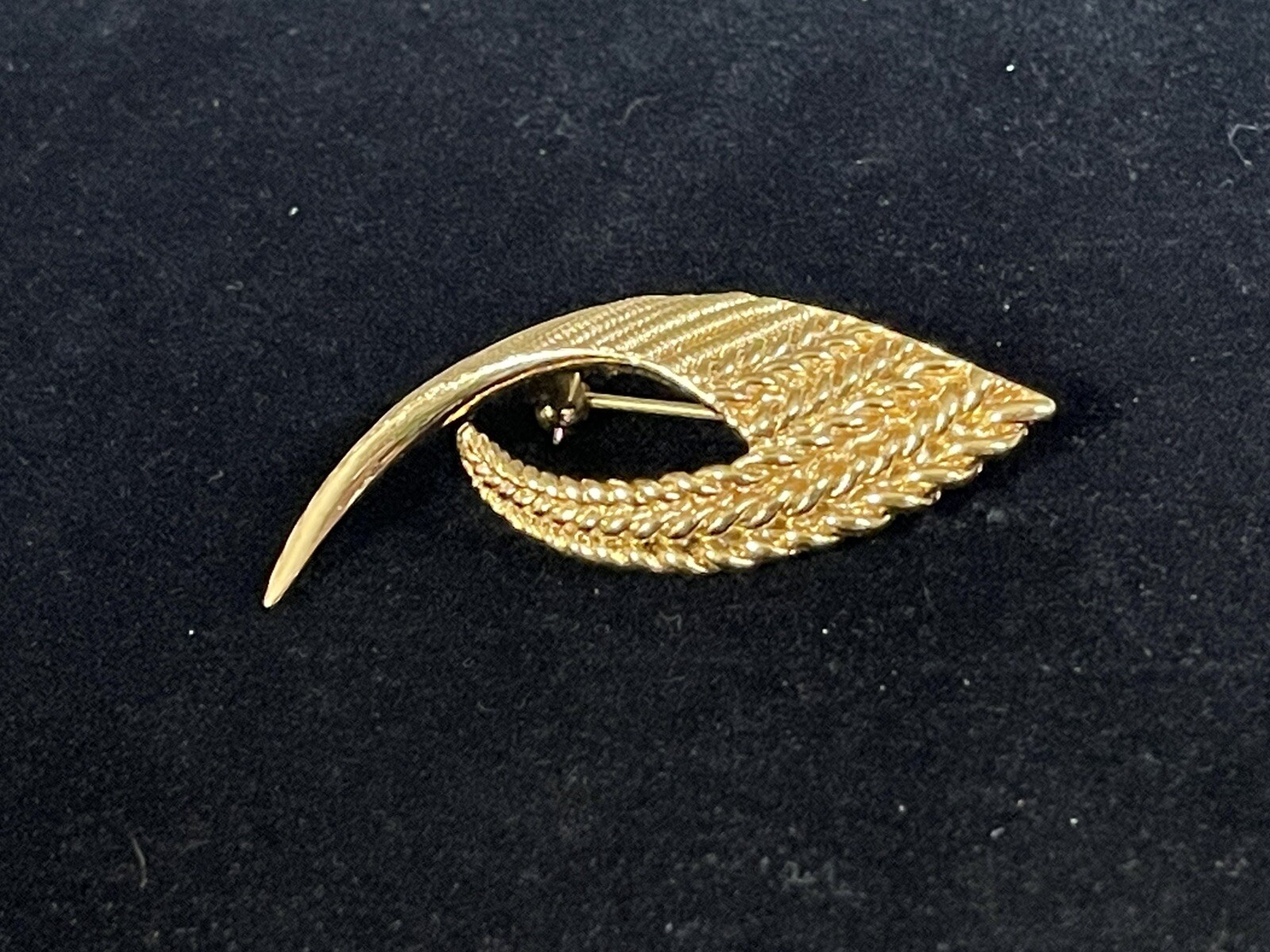 ORENA PARIS GOLD TONE BROOCH ESTATE PURCHASE