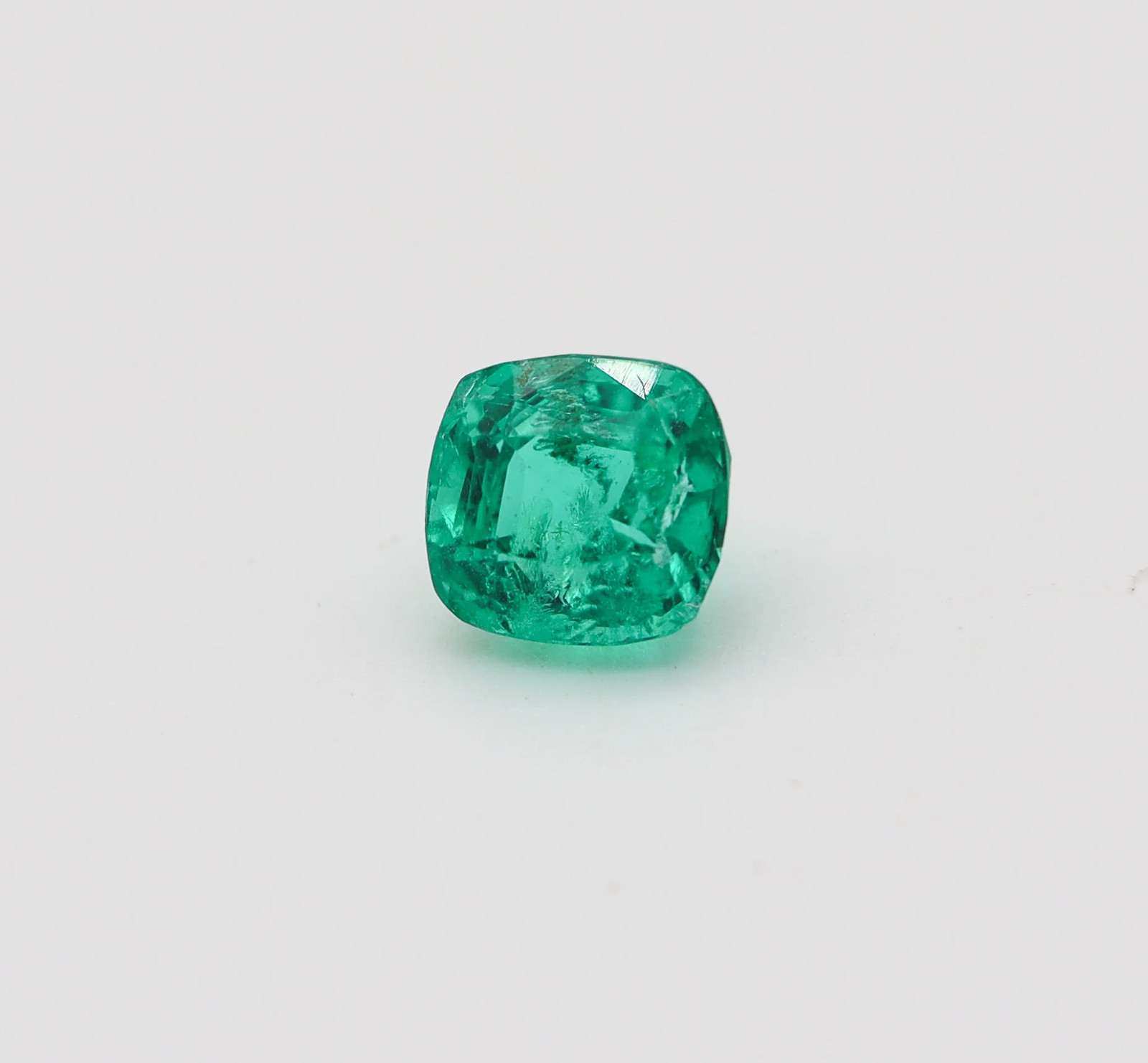 GIA CERTIFIED Colombian Emerald Cushion Shape Vivid Green 3.28 Cts