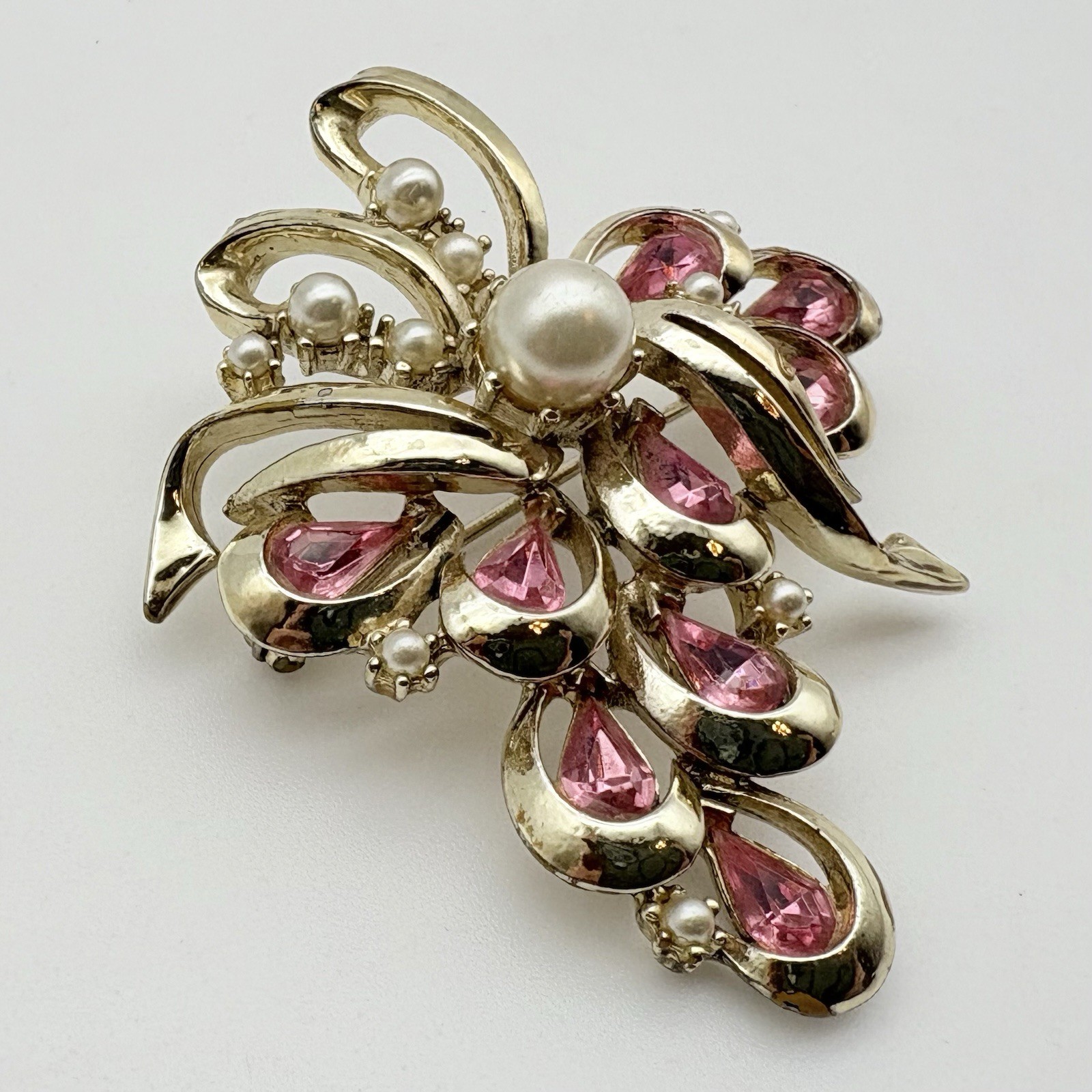 Vintage Bundle Of Grapes Faux Pearl Pink Teardrop Rhinestone Gold Tone Brooch