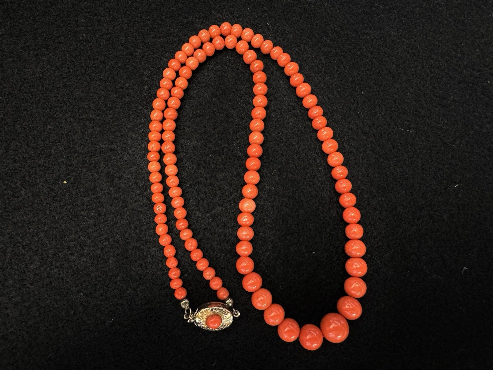 Vintage Vermeil Claps And Natural AAA Salmon Coral Graduated beads necklace 20in