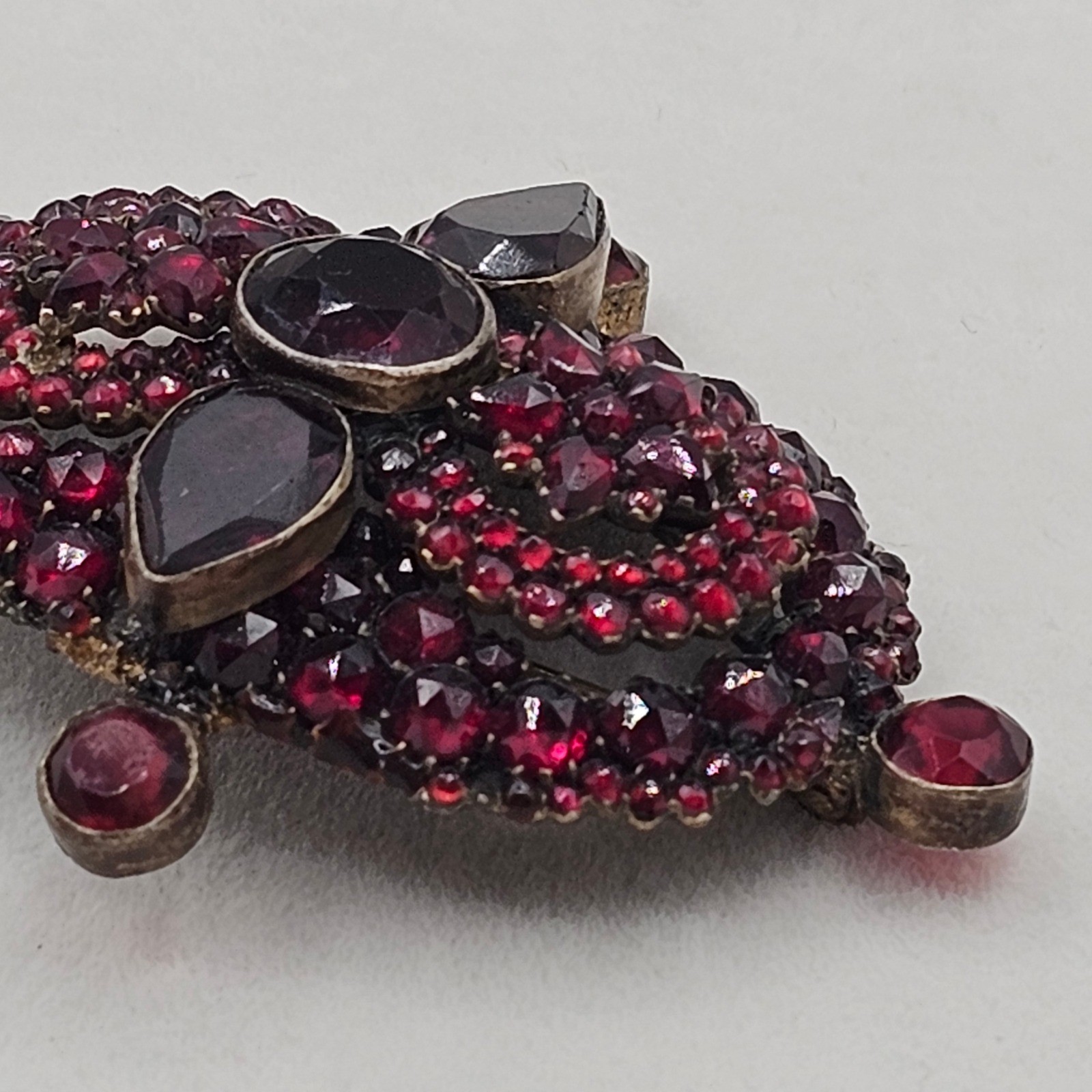 Vtg Bohemian Czech Garnet Brooch Deep Red Victorian Style Floral Cluster 2.5″