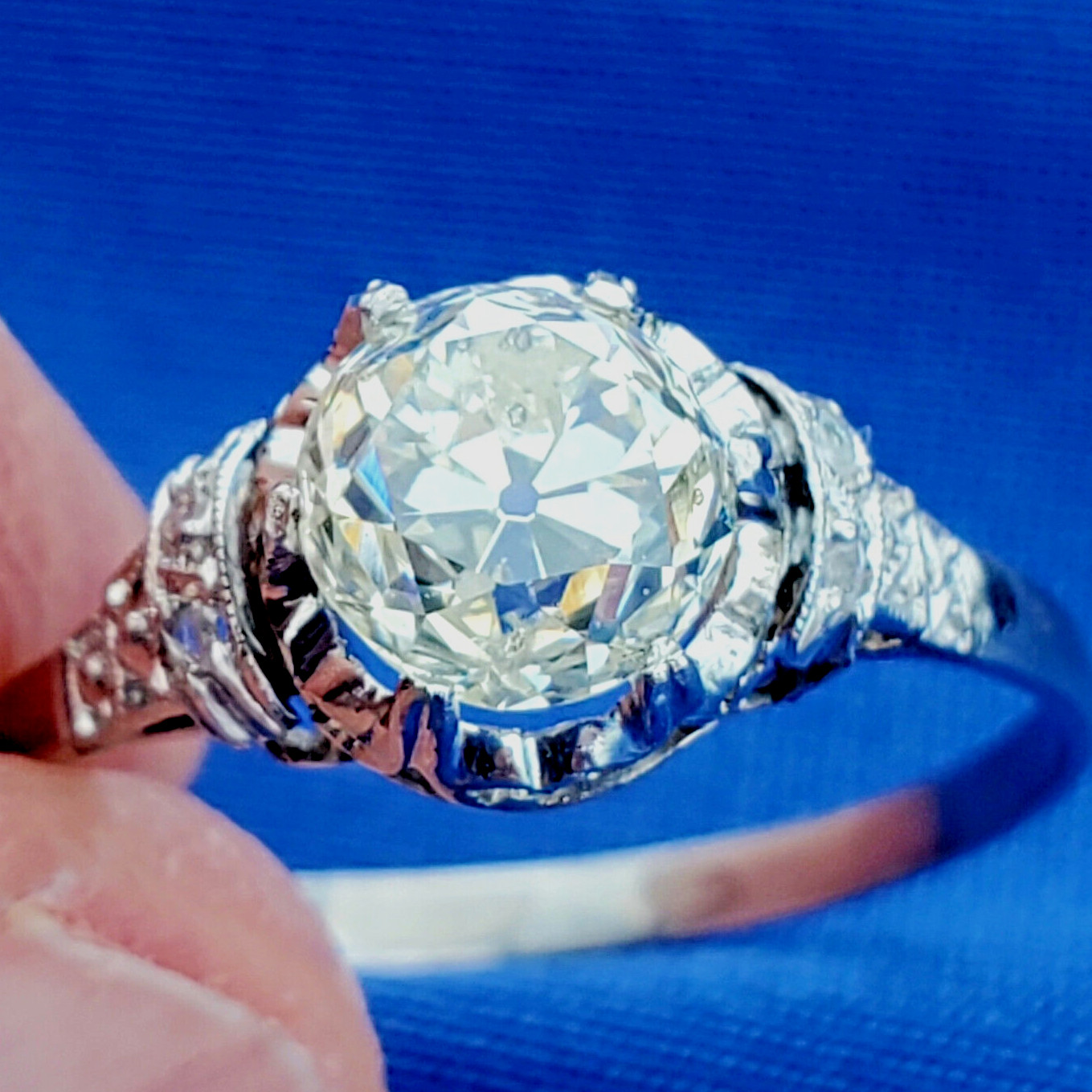 Original EARTH MINED DIAMOND Cushion cut Deco Engagement Ring PLATINUM Solitare