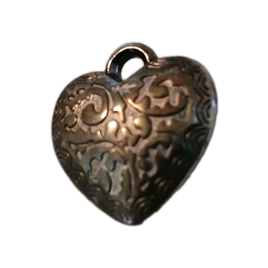 Small Silver Tone Heart Pendant Metal Unknown , Untested