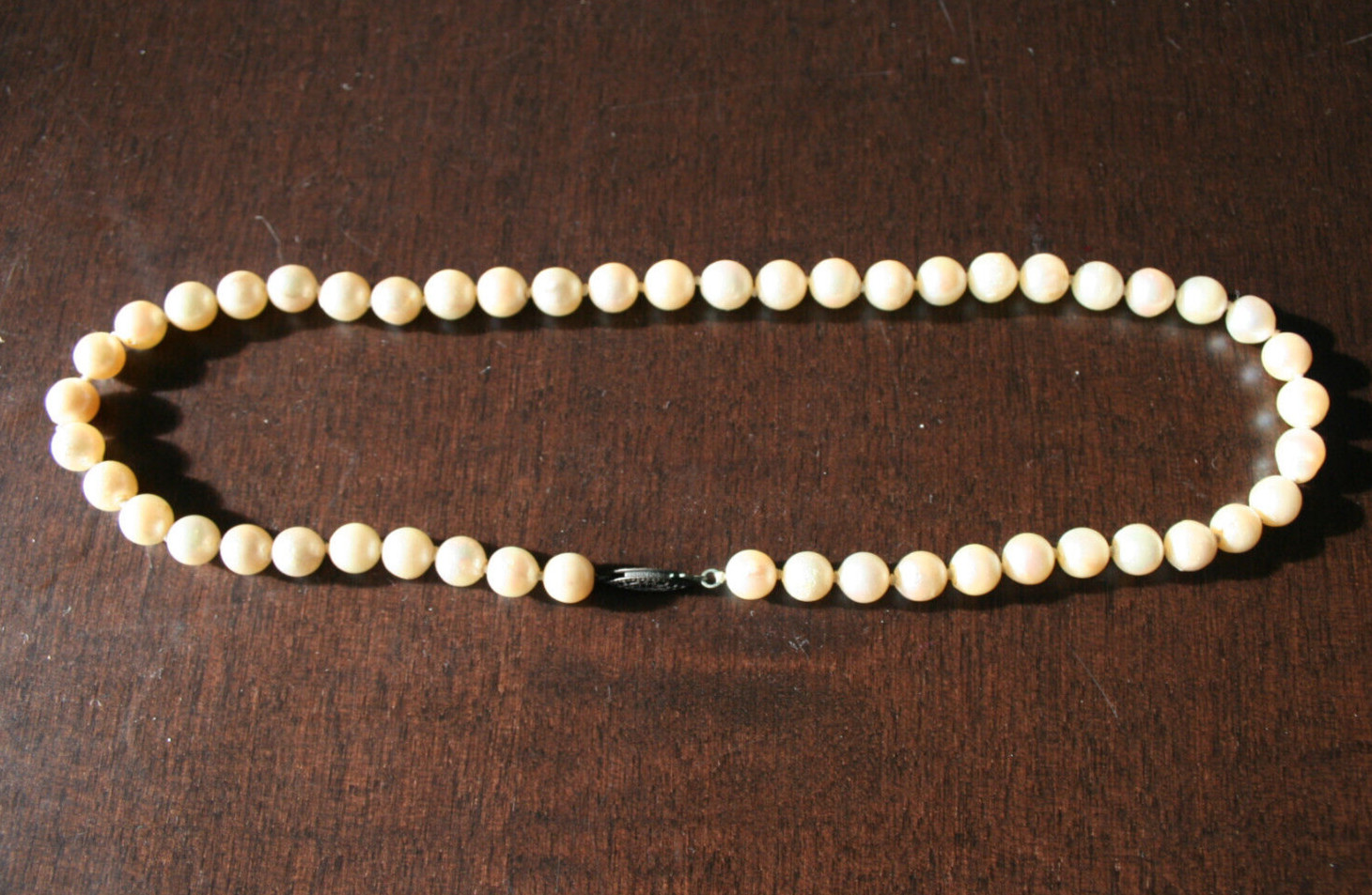 VINTAGE cultured pearl necklace 16″ in original box O.C. Tanner