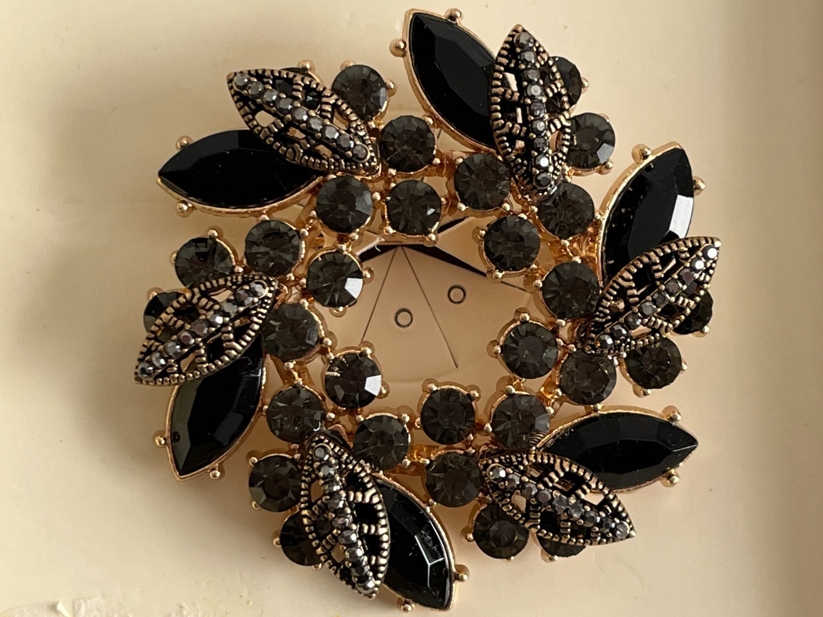 Napier Black Dark Green Faceted Crystal Round Brooch Signed 2 1/4″ New In Box