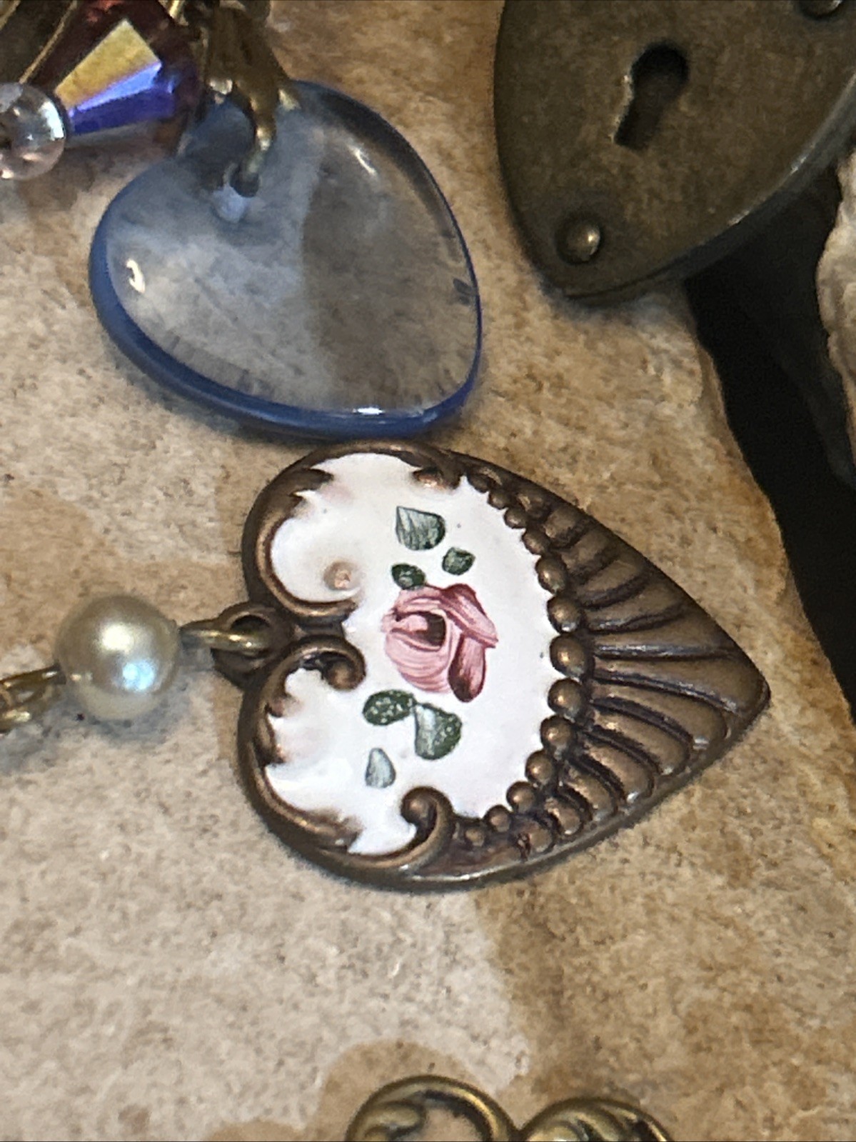 50. GLASS WORKS STUDIO Brass Multi Color Glass Heart Enamel Flower Necklace 33″