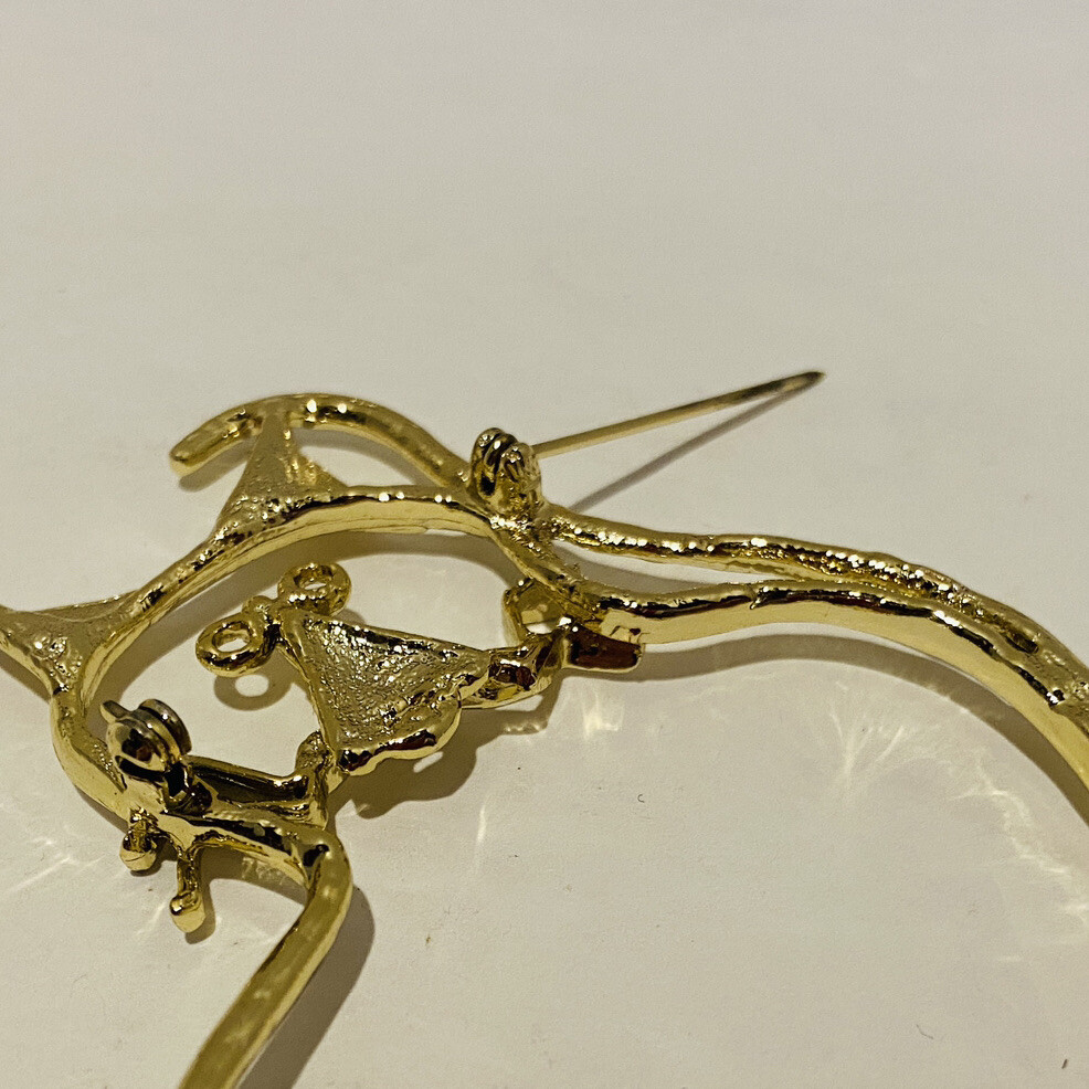 Vintage Metal Gold Plate Brooch Pin Circa Late 1980s Cat Statement Jewelry 3’x3’