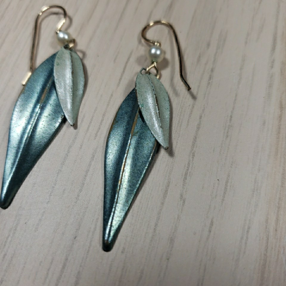 Vintage Metal Leaf / Spoon Earrings Estate Jewelry Pair Wire A+
