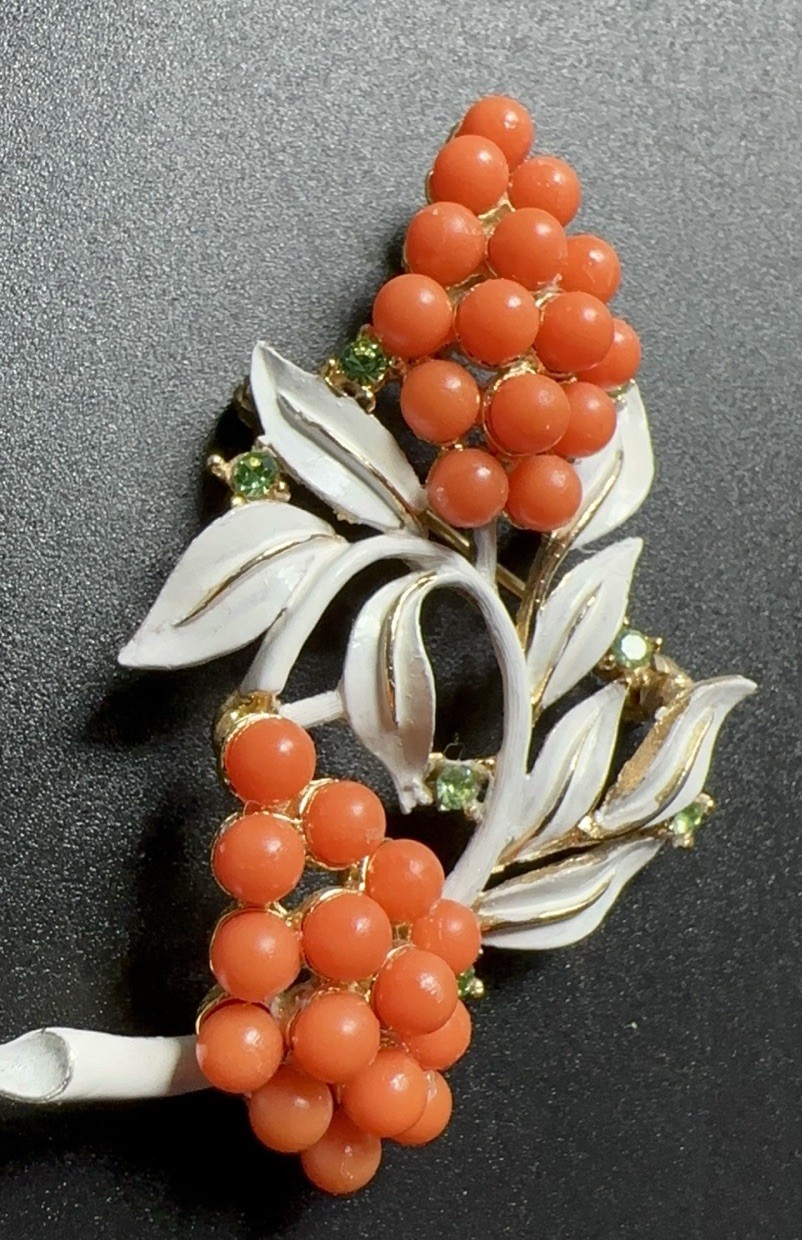 Vtg Faux Coral Grape Flower Cluster Green Rhinestone Enamel Gold Brooch 2.5”!!