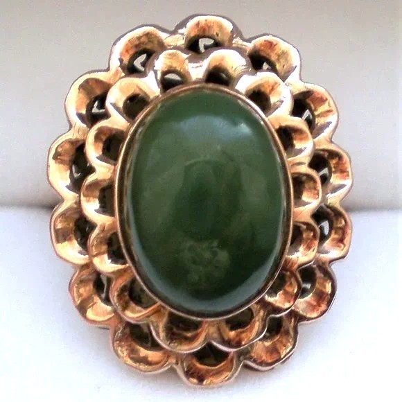 Vintage Solid 18K Rose Pink Gold Green Nephrite Jade Solitaire Cocktail Ring