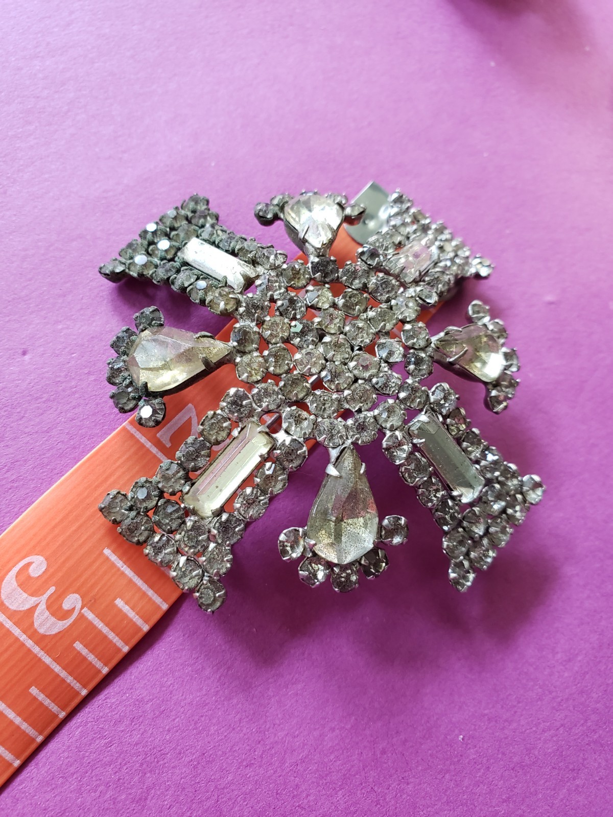 VTG GARNE New York Maltese Cross Prong Set Clear Rhinestone 2.5″ Pot Metal FAB**