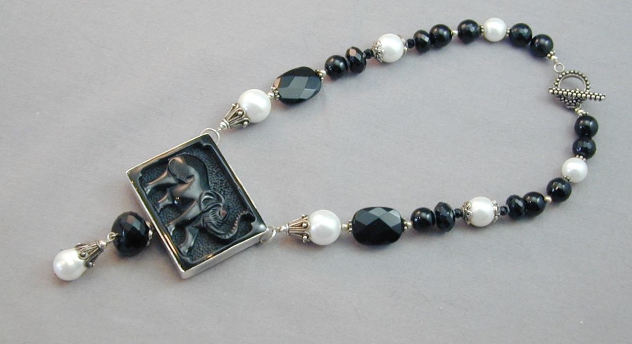 Amy Kahn Russell Carved Black Onyx Elephant Necklace Faux Pearls Faceted Beads