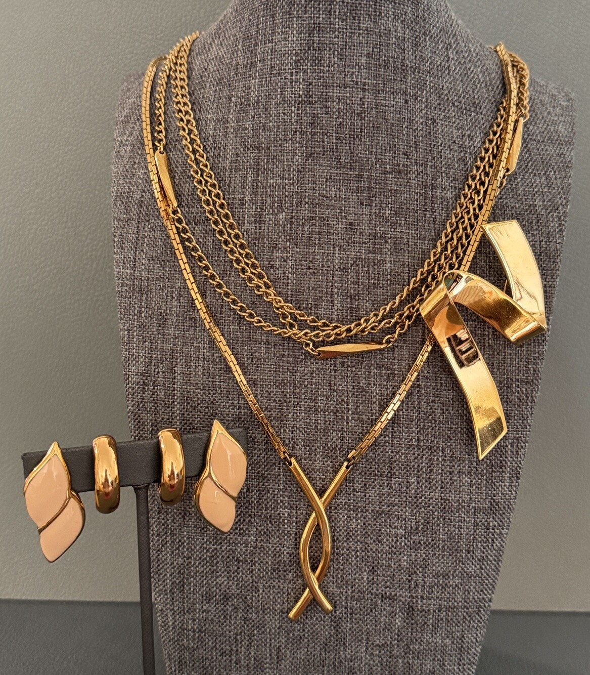 Vintage MONET Jewelry Chain Necklaces Brooch Earrings Lot Of 5 Gold Tone Marked