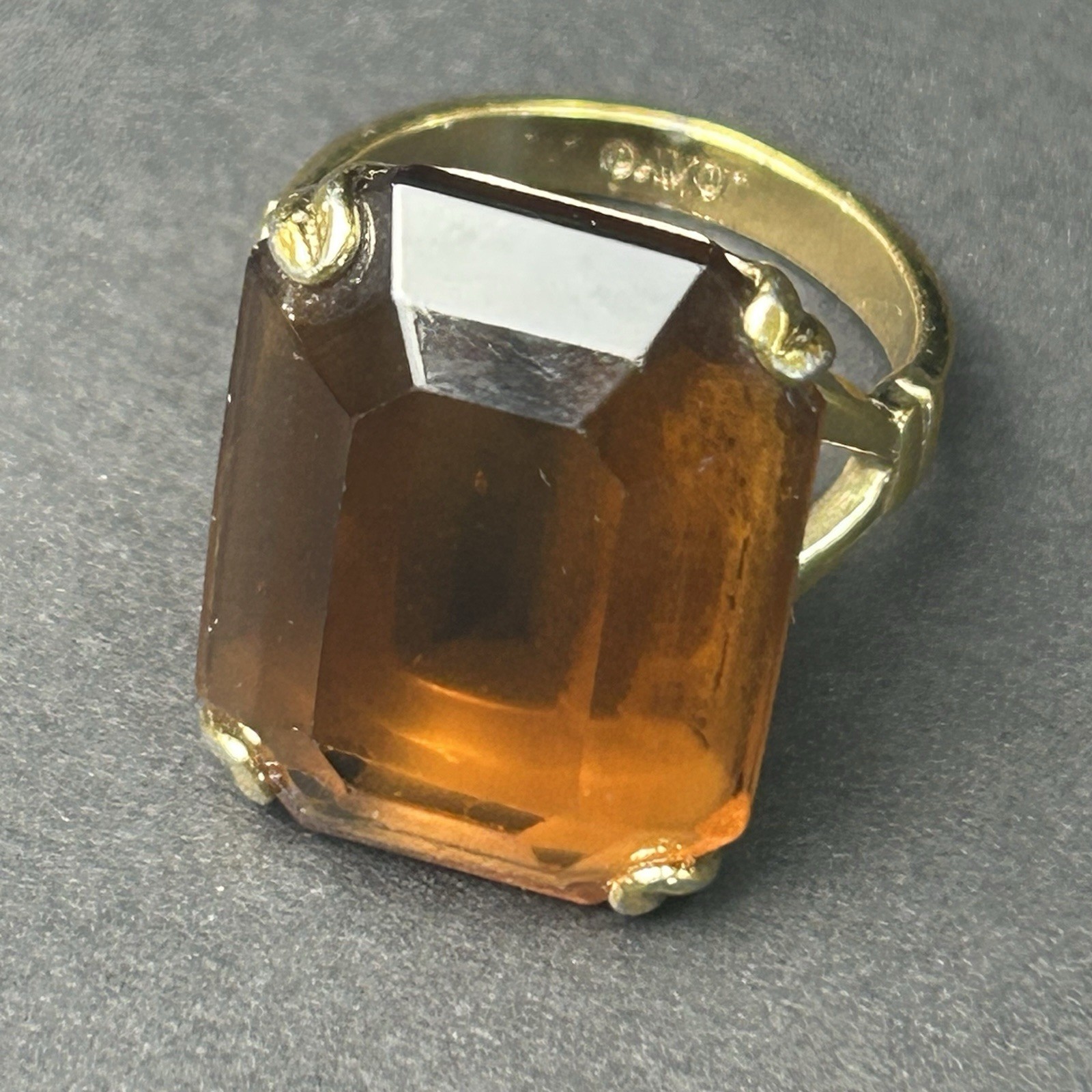 Vintage 1978 Avon “Smoky Lustre” Cocktail Ring Gold Tone Emerald Cut Glass Sz4.5