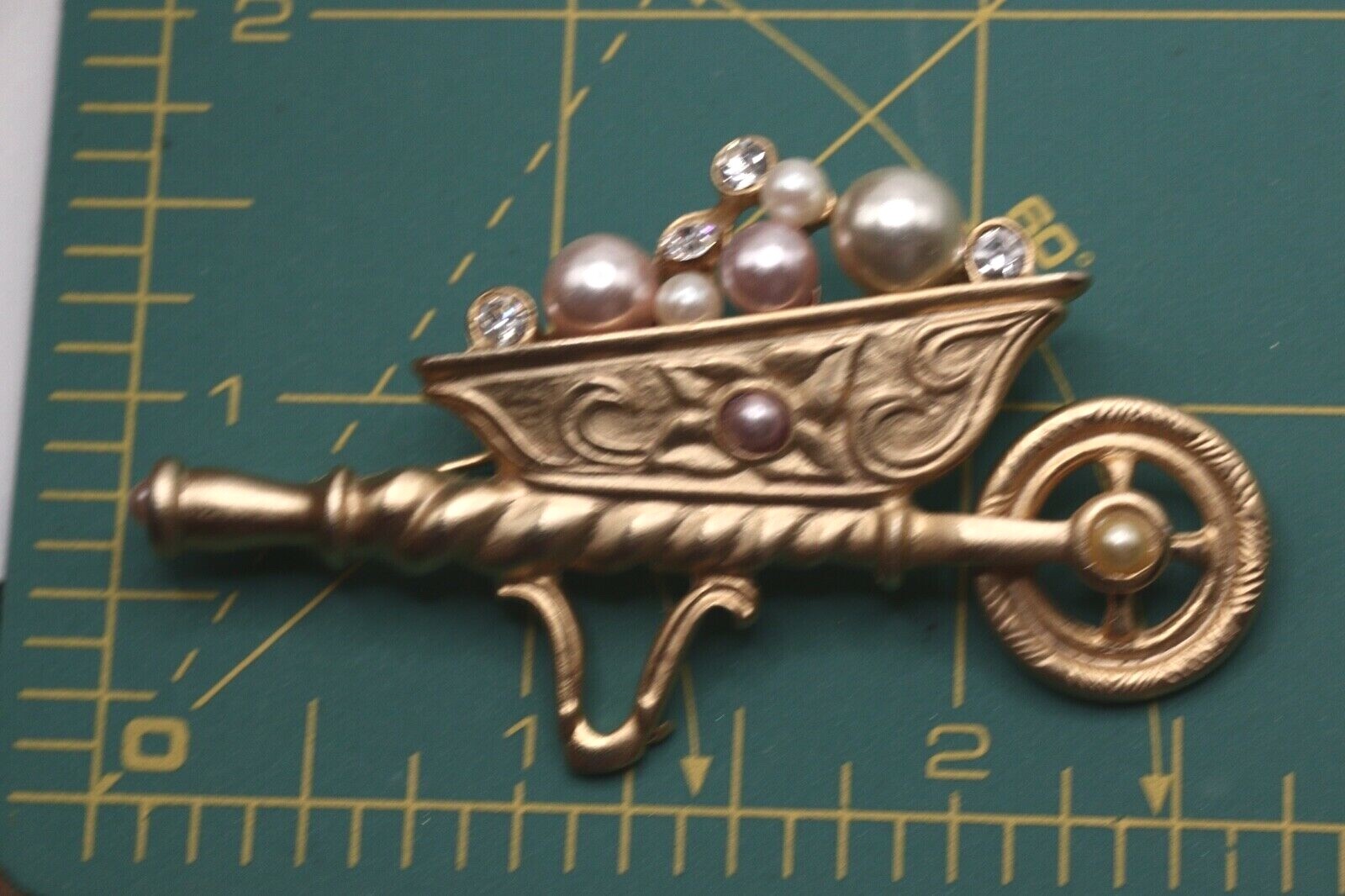 1928 Jewelry Vintage Style Wheelbarrow Brooch Pin Faux Pearl Pink White Crystal