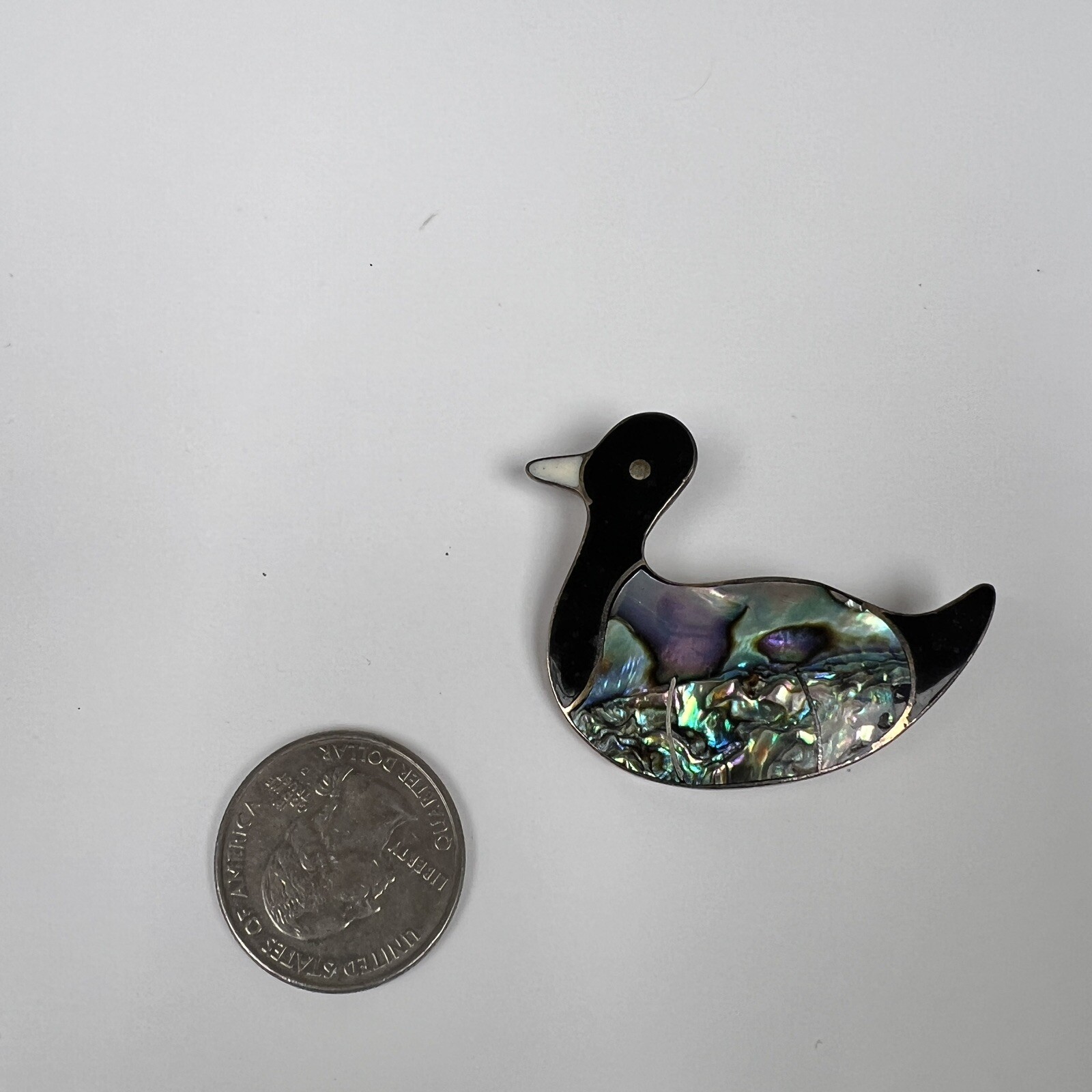 Old Vintage ALPACA MEXICO Duck Decoy Brooch Abalone Black Enamel&Shell Silver