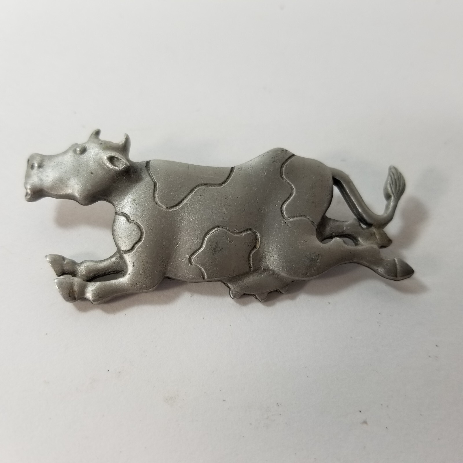 Vintage 1988 JJ The cow jumped over the moon brooch pin silver tone 2.25″