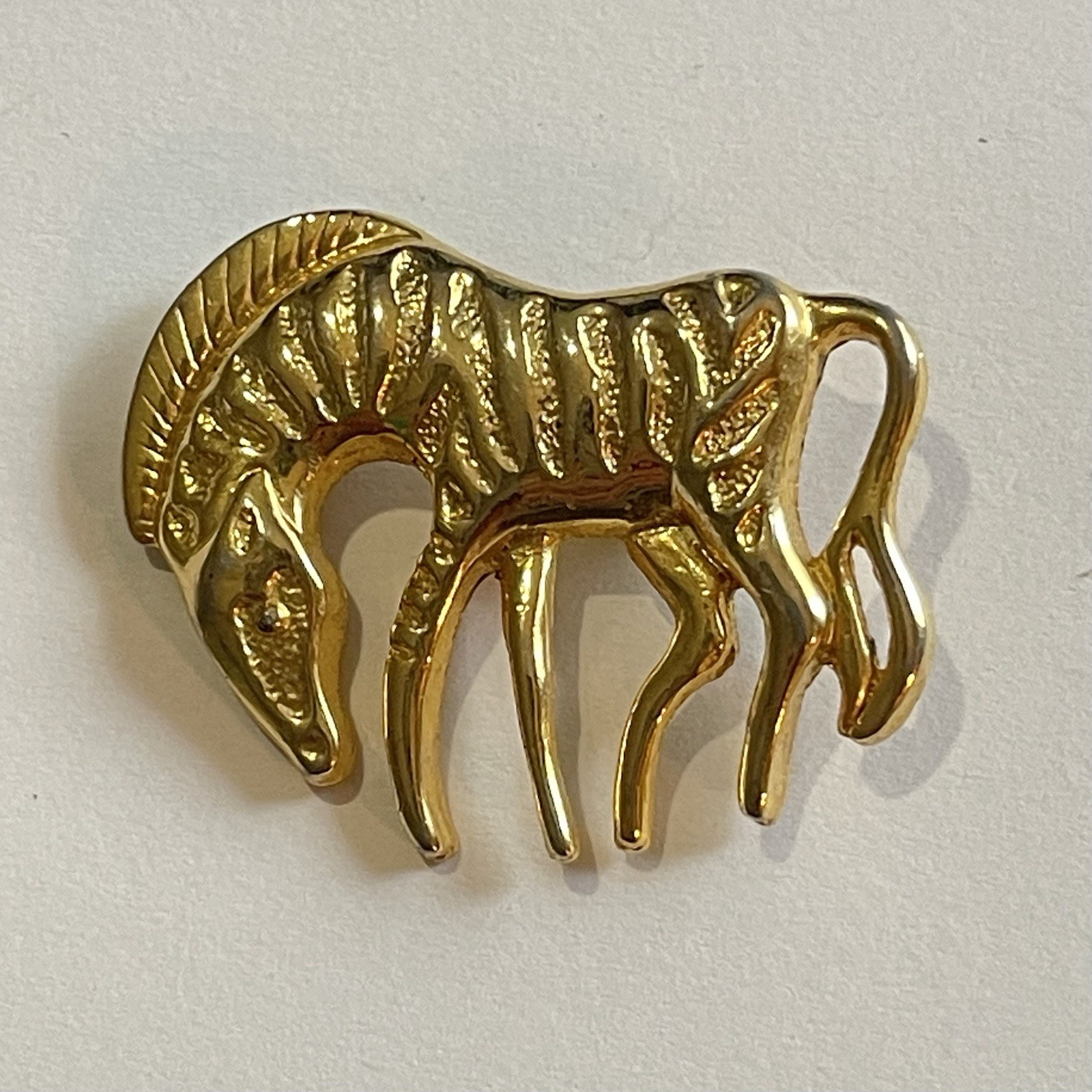 Beautiful Vintage Goldtone Figural ZEBRA Brooch Pin Safari Nature Sculptural