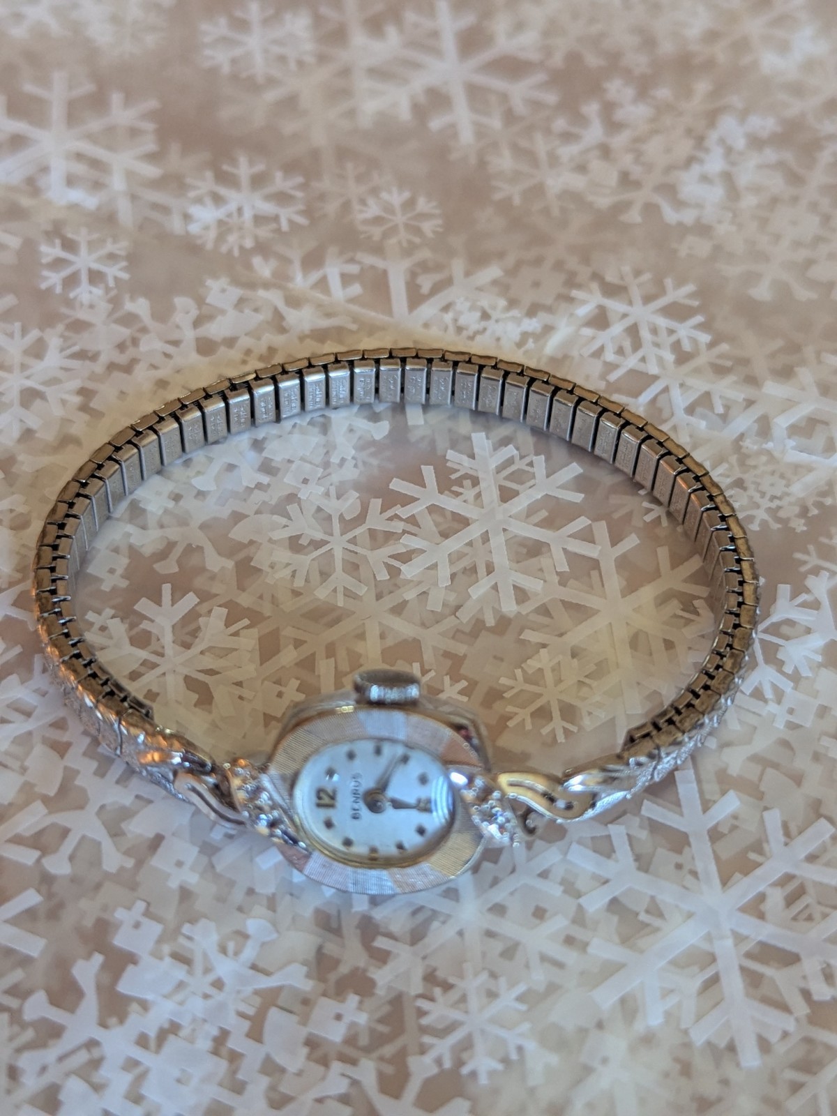 Vintage Benrus Women’s Watch 14 Kt white Gold W/2 Diamonds Manual Wind. Works