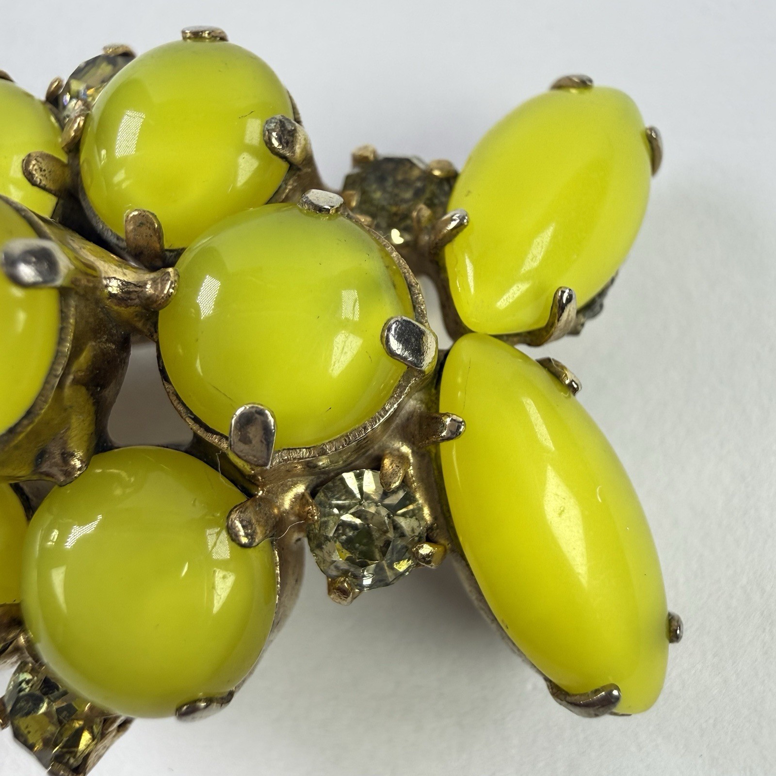 Vtg Lime Green Moonglow Cabochon Rhinestone Brooch Atomic MCM Gold Tone