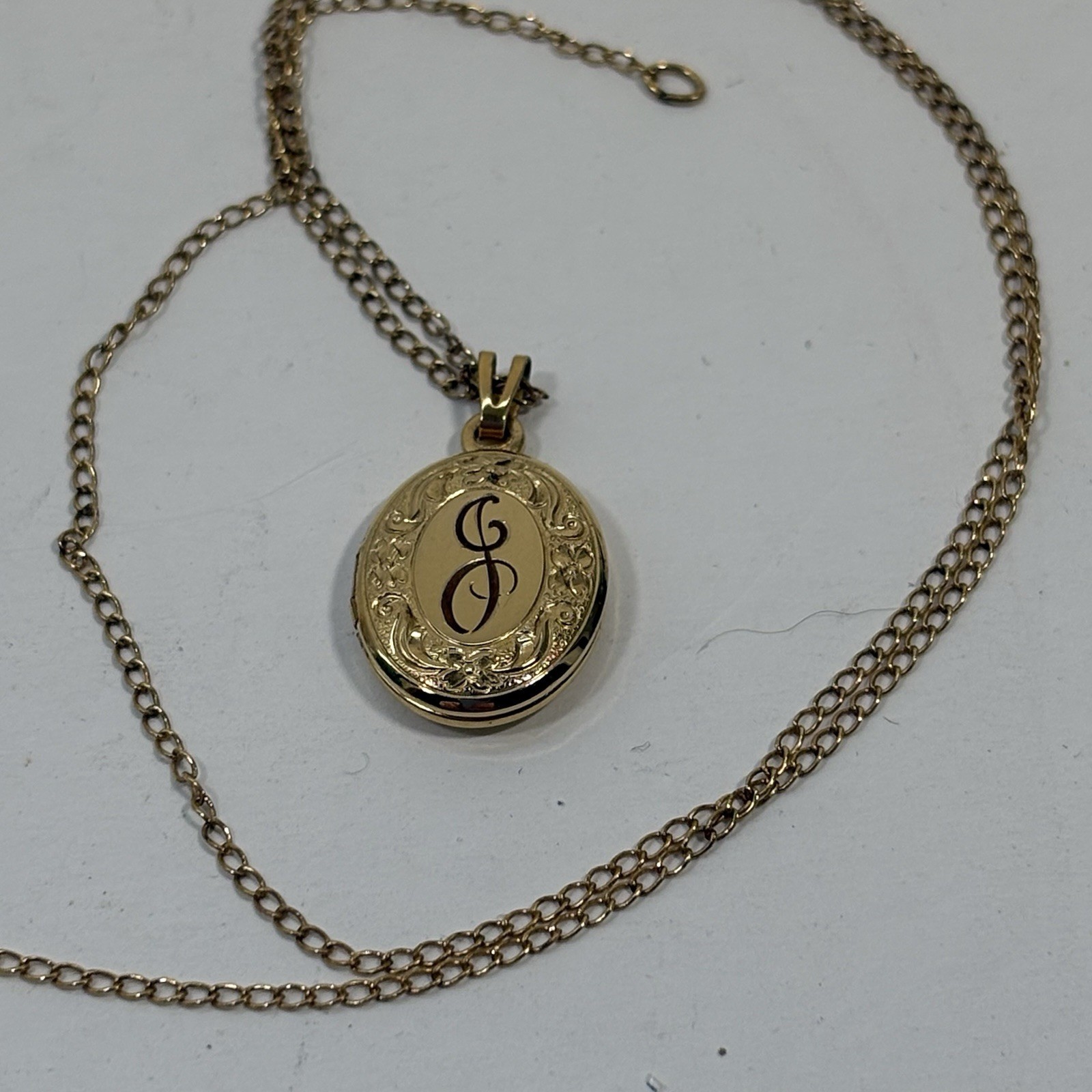 Vintage Gold Locket Pendant necklace Letter J 12k GF Gold Filled Chain 18″