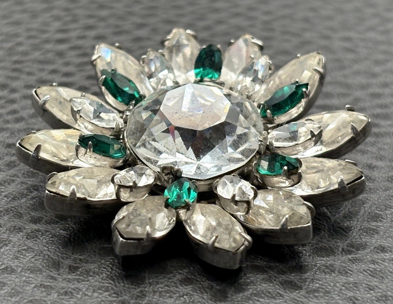 Vintage Emerald Green & Clear Crystal Rhinestone Flower Brooch Pin High End