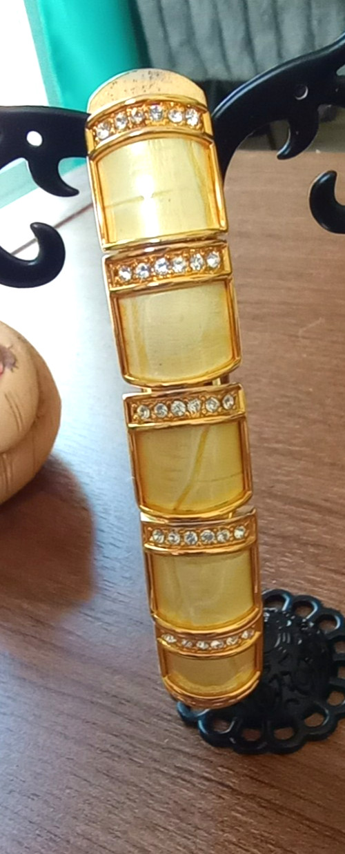 Joan Rivers bracelet, leather and rhinestone panel stretch, cream and gold tone