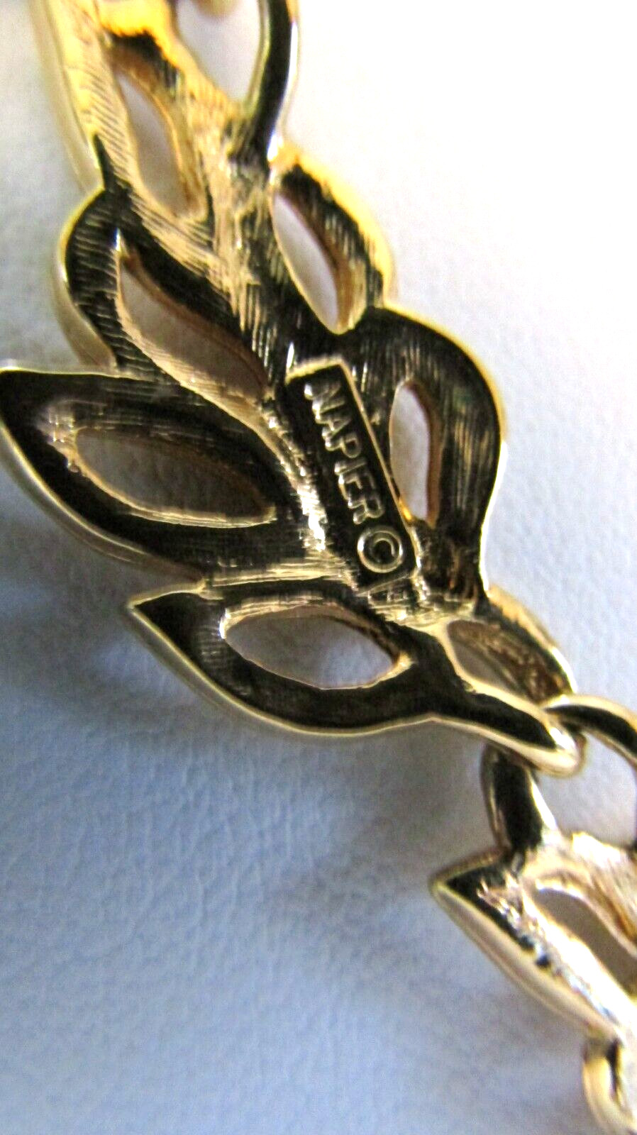 Vintage Napier Open Leaves Gold Tone Earrings & Necklace Set 19″ – 3/4″