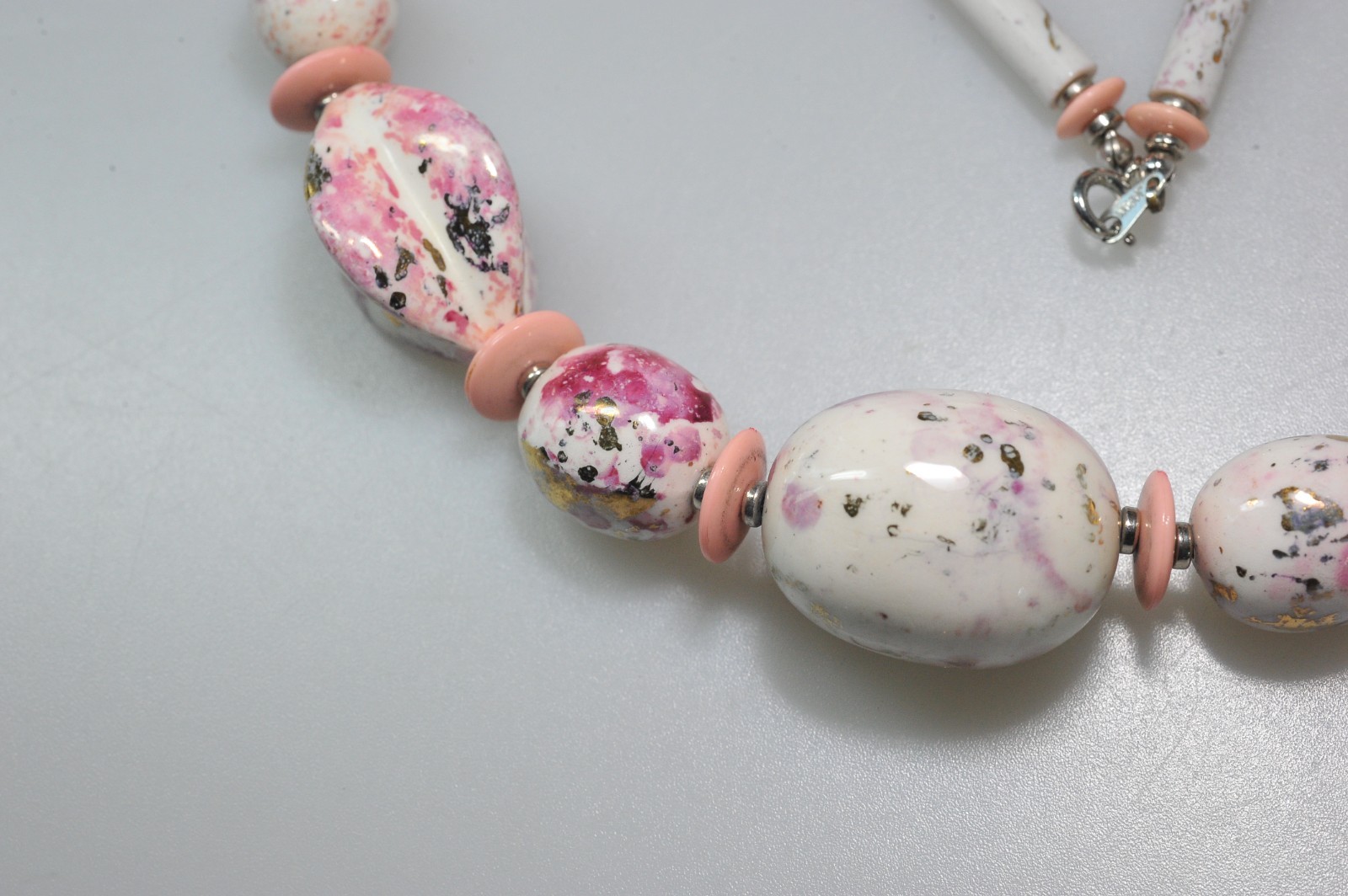 Necklace signed romantic cottage core ceramic hand painted pink ivory gold 18″