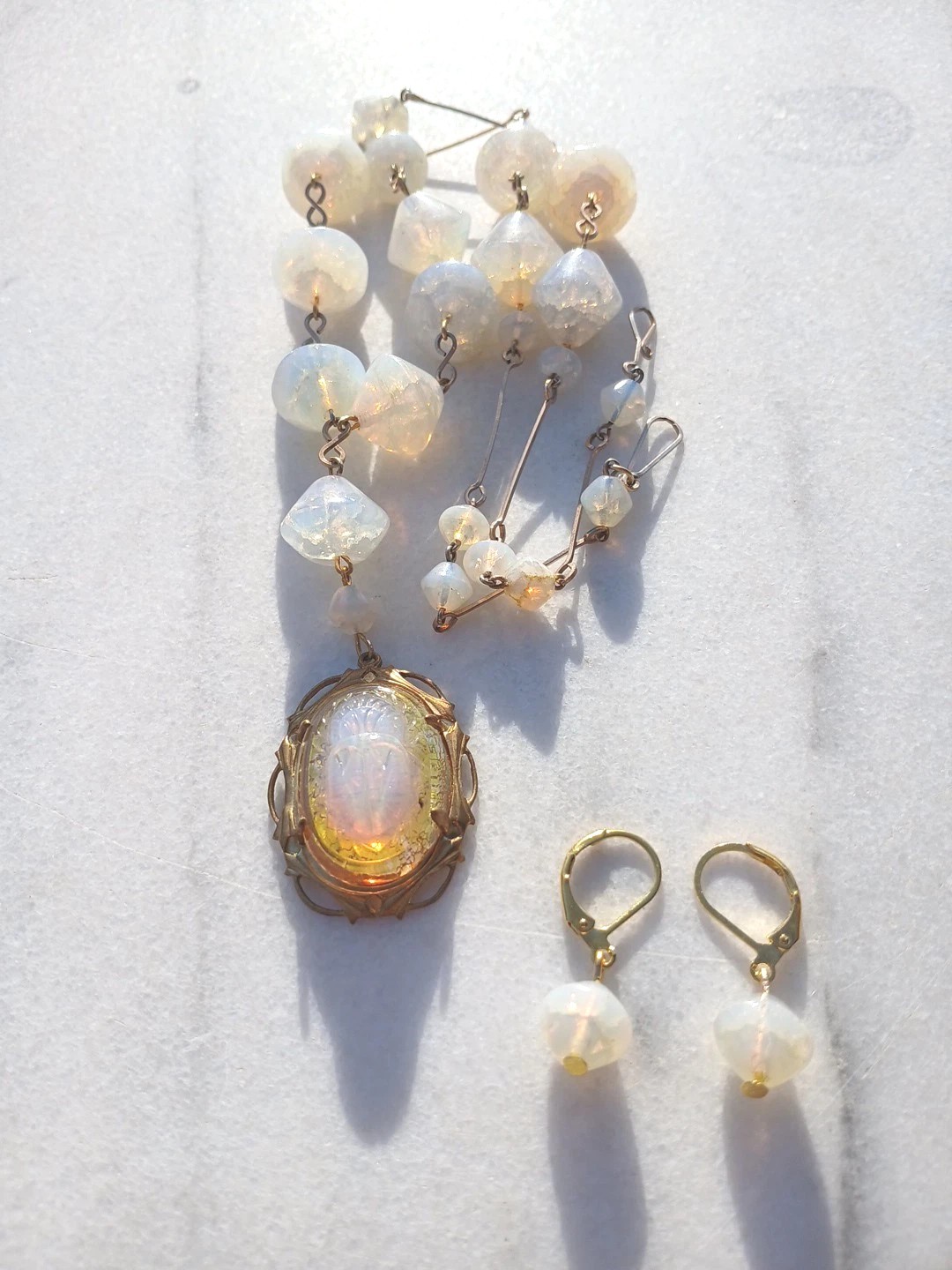 SALE! VINTAGE EGYPTIAN OPAL FOIL SCARAB ANTIQUE FOIL CRACKLE GLASS NECKLACE SET