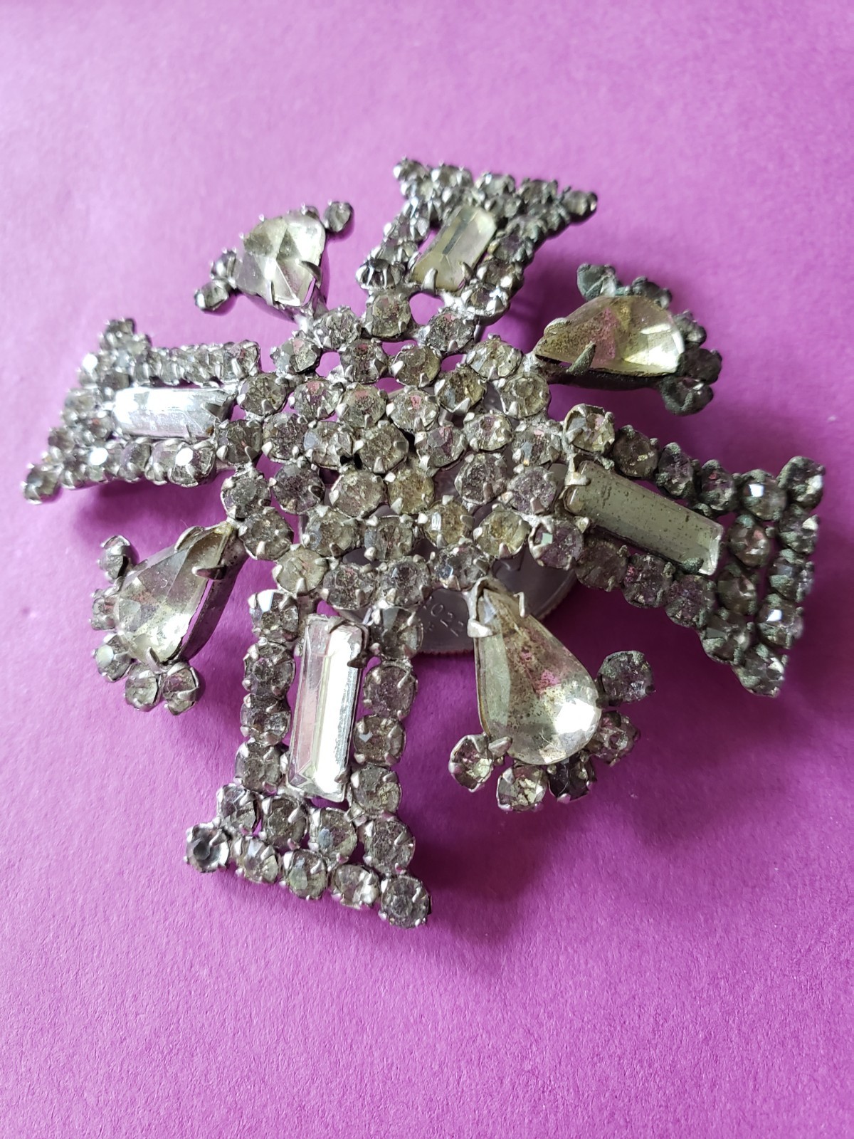 VTG GARNE New York Maltese Cross Prong Set Clear Rhinestone 2.5″ Pot Metal FAB**