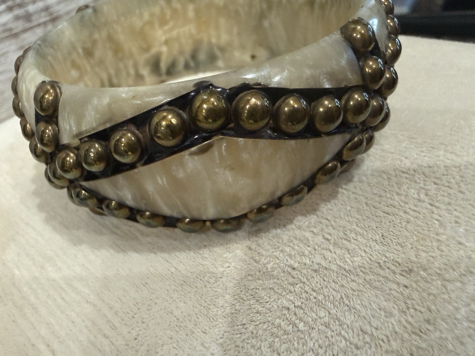 Off White Marbled Bracelet Brass Studded Bangle Boho Vintage 7.5”