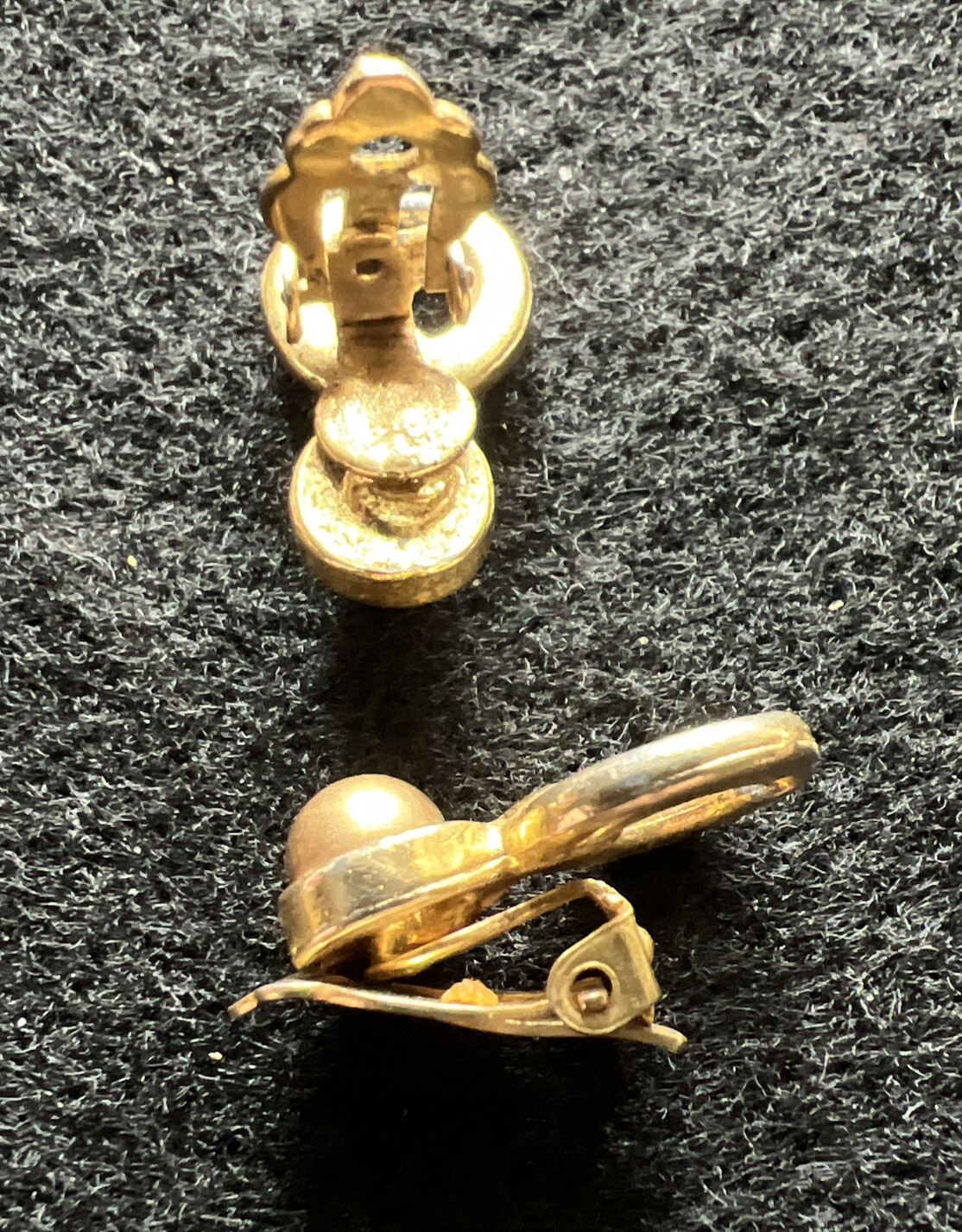 Vintage Goldtone Faux White / Brown Pearl Clip On Earrings Lot Of (2) Huggies